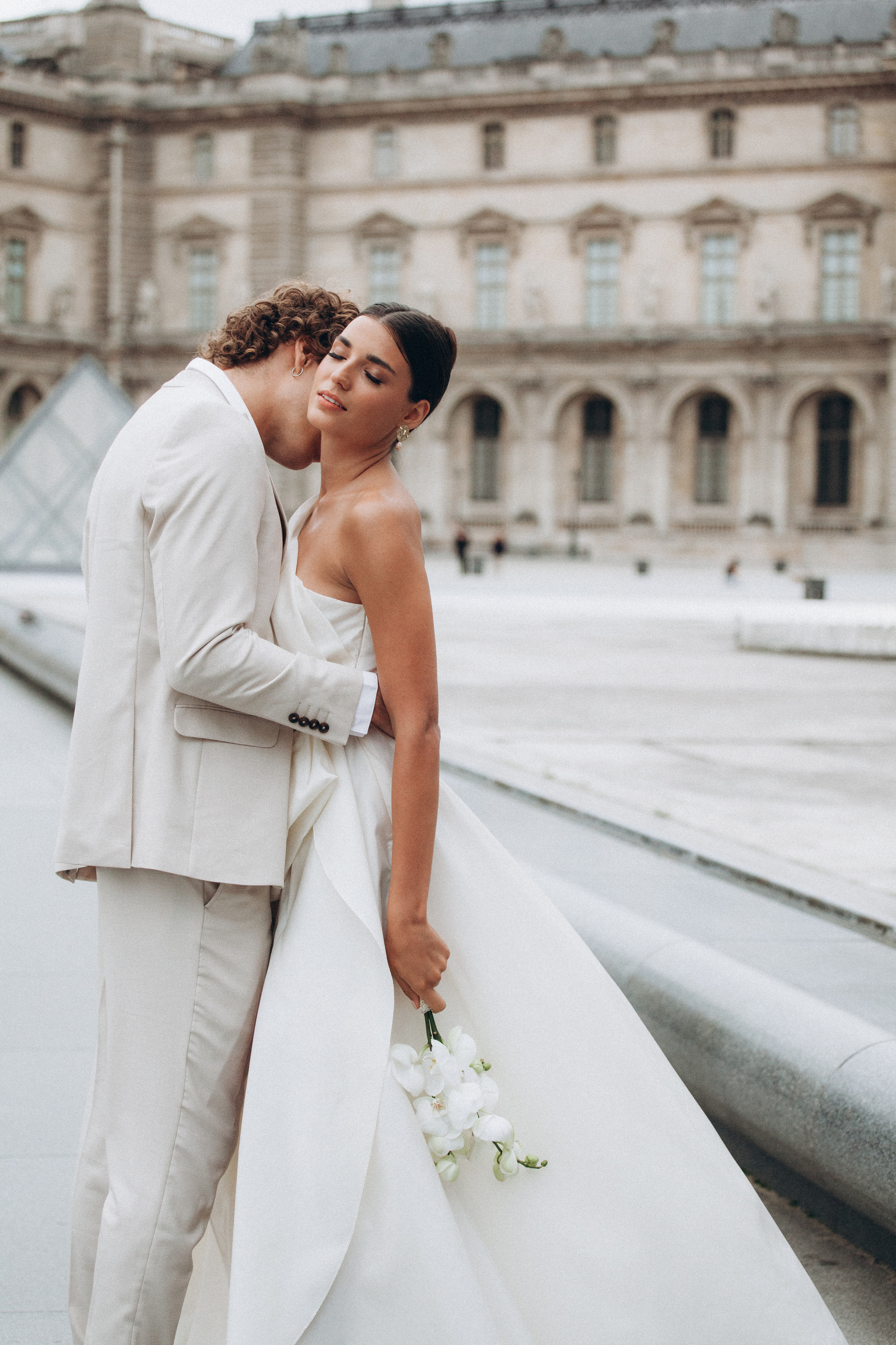 Wedding in Paris. Eugénie Smirnova — your photographer in Toulouse and southwest France