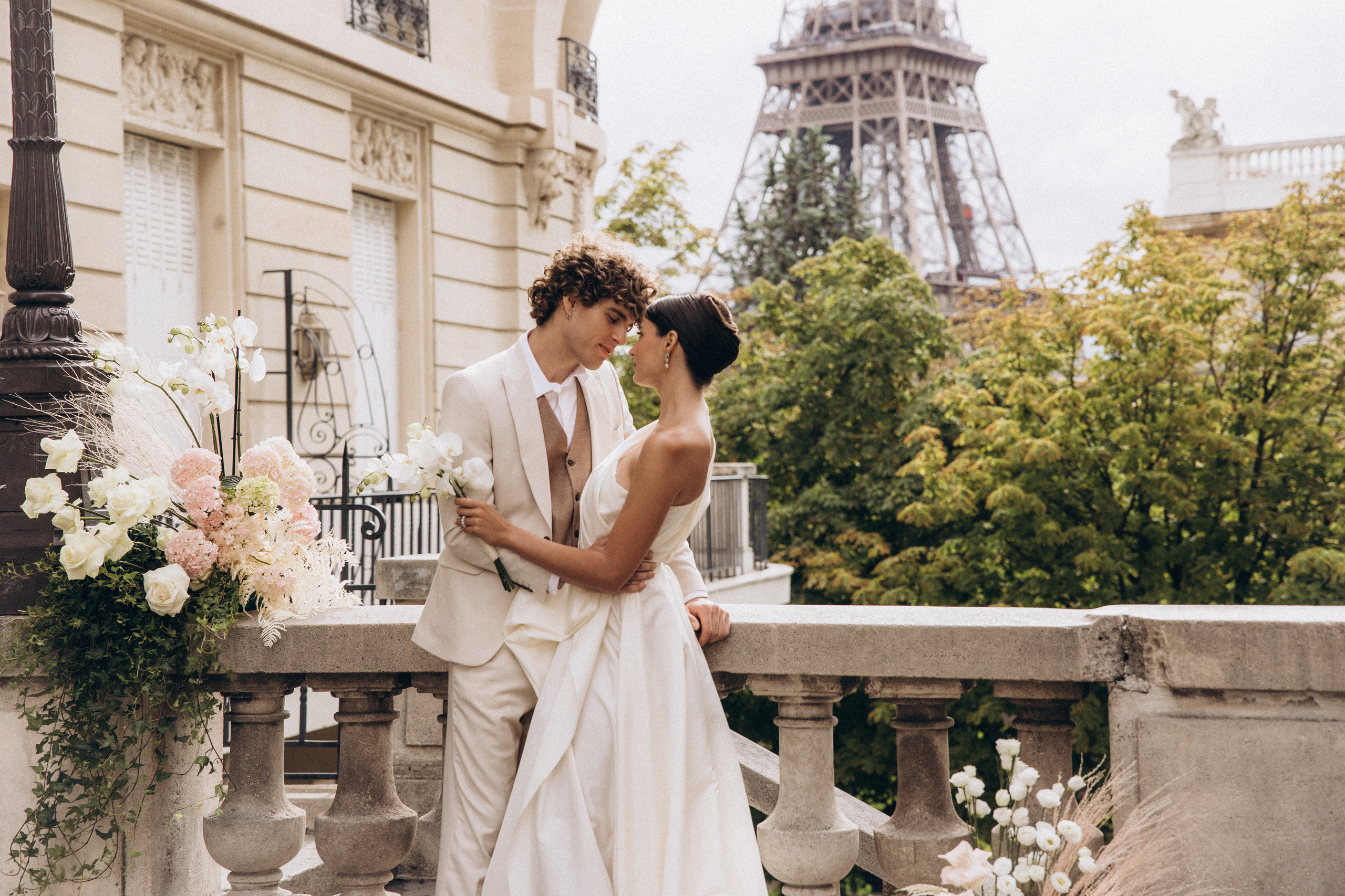 Wedding in Paris. Eugénie Smirnova — your photographer in Toulouse and southwest France