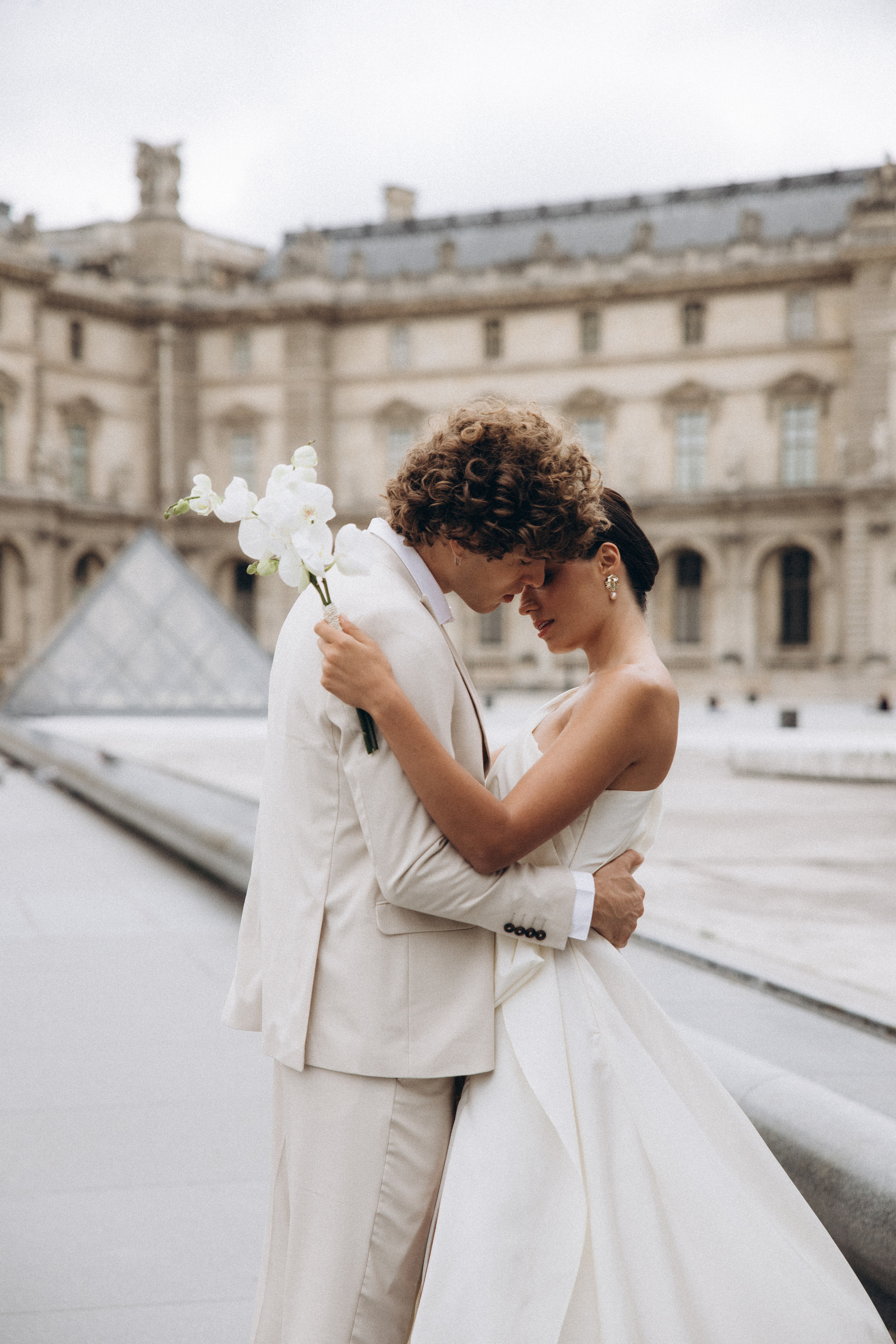Wedding in Paris. Eugénie Smirnova — your photographer in Toulouse and southwest France