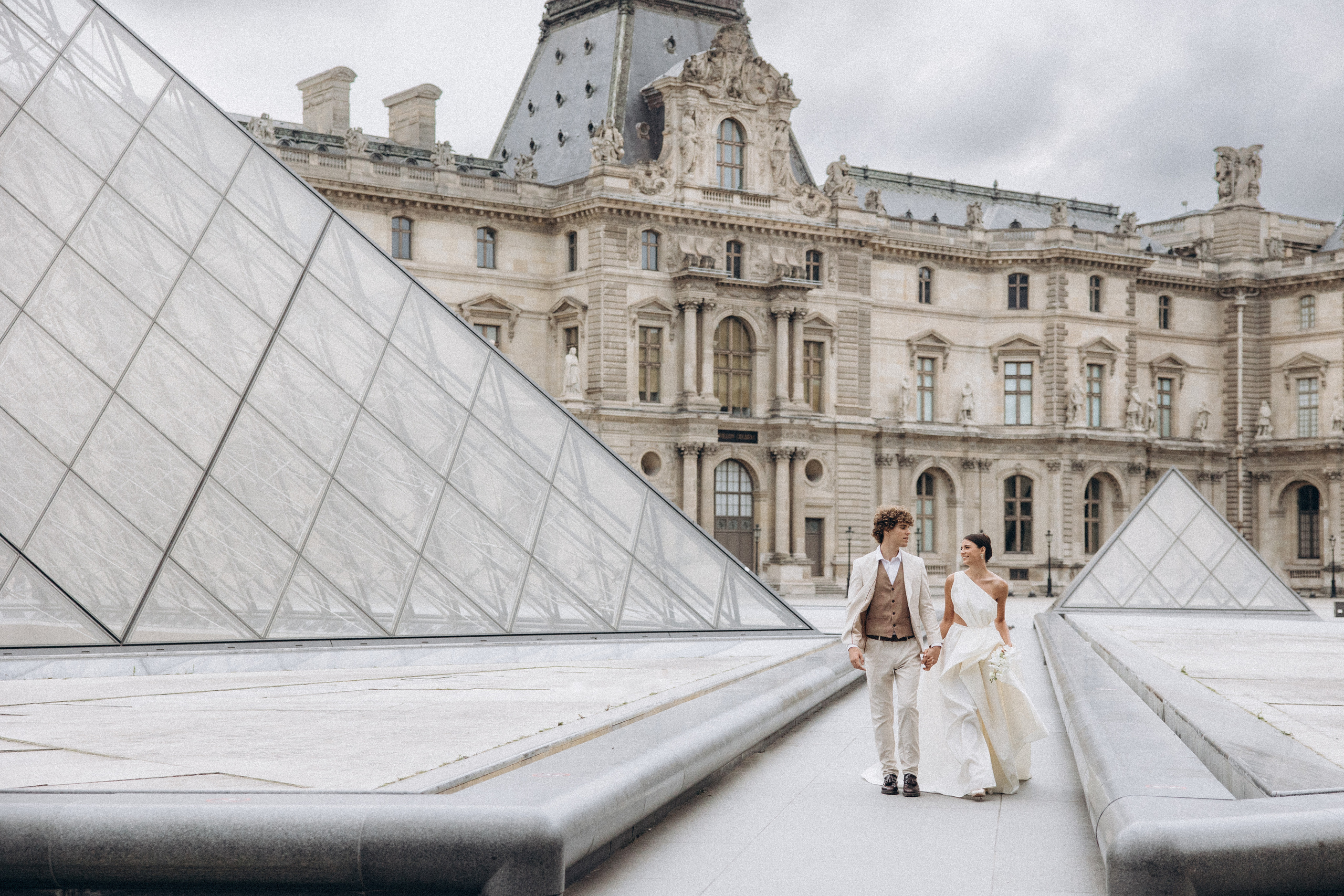 Wedding in Paris. Eugénie Smirnova — your photographer in Toulouse and southwest France