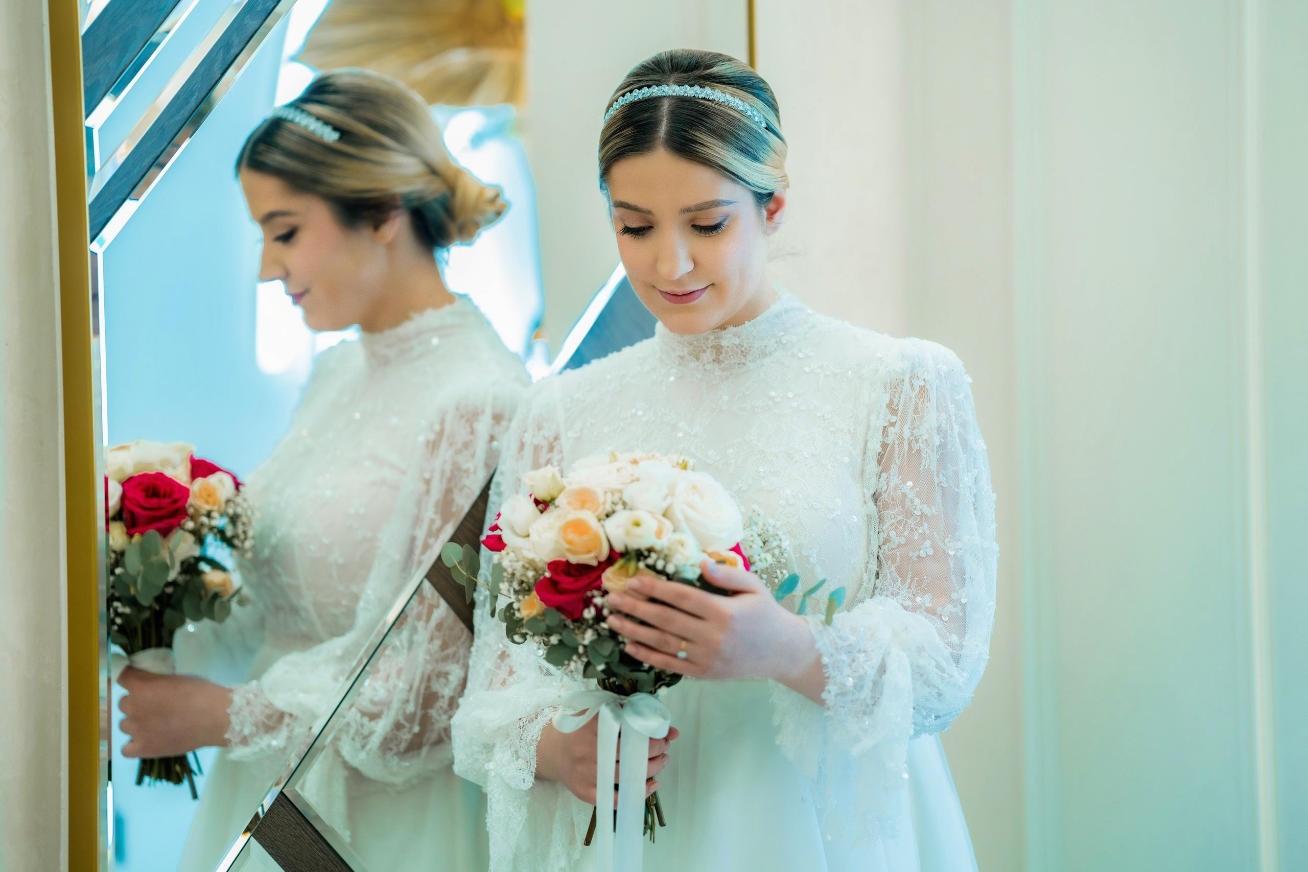 Fotograf nuntă Târgu Neamț – Samuel și Roxana, fotografie autentică realizată de AlinoFotoStudio 2. Fotograf nuntă Iași, Bacău, Suceava și Botoșani – Alin Chirilă surprinzând momente reale de nuntă 3. Fotografie de nuntă cu emoție și credință – AlinoFotoStudio, fotograf povestitor 4. Fotograf profesionist nuntă în Moldova – cadre naturale și pline de emoție 5. Alin Chirilă fotograf nuntă – poveste reală surprinsă prin fotografie 6. Fotograf nuntă cu stil documentar – momente autentice din ziua nunții Pregătiri mireasă acasă – fotografie naturală realizată de Alin Chirilă fotograf nuntă 8. Detalii din ziua nunții – fotograf nuntă Iași și Botoșani, AlinoFotoStudio 9. Emoții din dimineața nunții – fotograf profesionist Moldova 10. Cadre autentice din pregătiri – fotograf nuntă Suceava și Bacău Ceremonie religioasă nuntă – moment emoționant surprins de fotograf Alin Chirilă 12. Nuntă cu valori creștine – fotografie din biserică realizată cu discreție 13. Rugăciune și emoție în ziua nunții – fotograf nuntă Târgu Neamț 14. Legământ în fața lui Dumnezeu – fotografie de nuntă autentică 15. Fotograf nuntă biserică – momente sincere și pline de semnificație Petrecere de nuntă – cadre naturale realizate de AlinoFotoStudio 17. Bucurie și dans la nuntă – fotograf nuntă Iași și împrejurimi 18. Momente autentice de la restaurant – fotograf nuntă Bacău Suceava 19. Atmosferă de nuntă surprinsă discret – Alin Chirilă fotograf -AlinoFotoStudio – fotograf nuntă cu abordare naturală și emoțională 21. Alin Chirilă fotograf – povestitor prin fotografie de nuntă 22. Fotograf nuntă în Moldova – stil documentar și autentic 23. Fotografie de nuntă sinceră și elegantă – AlinoFotoStudio- Fotograf nuntă Iași Bacău Suceava Botoșani – Alin Chirilă AlinoFotoStudio 26. Fotograf nuntă Târgu Neamț și Moldova – fotografie profesională de eveniment 27. Fotograf nuntă cu valori creștine și stil documentar – AlinoFotoStudio - Alin Chirilă – AlinoFotoStudio Fotograf nuntă Iași • Bacău • Suceava • Botoșani - Samuel & Roxana, Târgu Neamț -Momente reale, trăite sincer și păstrate pentru totdeauna.