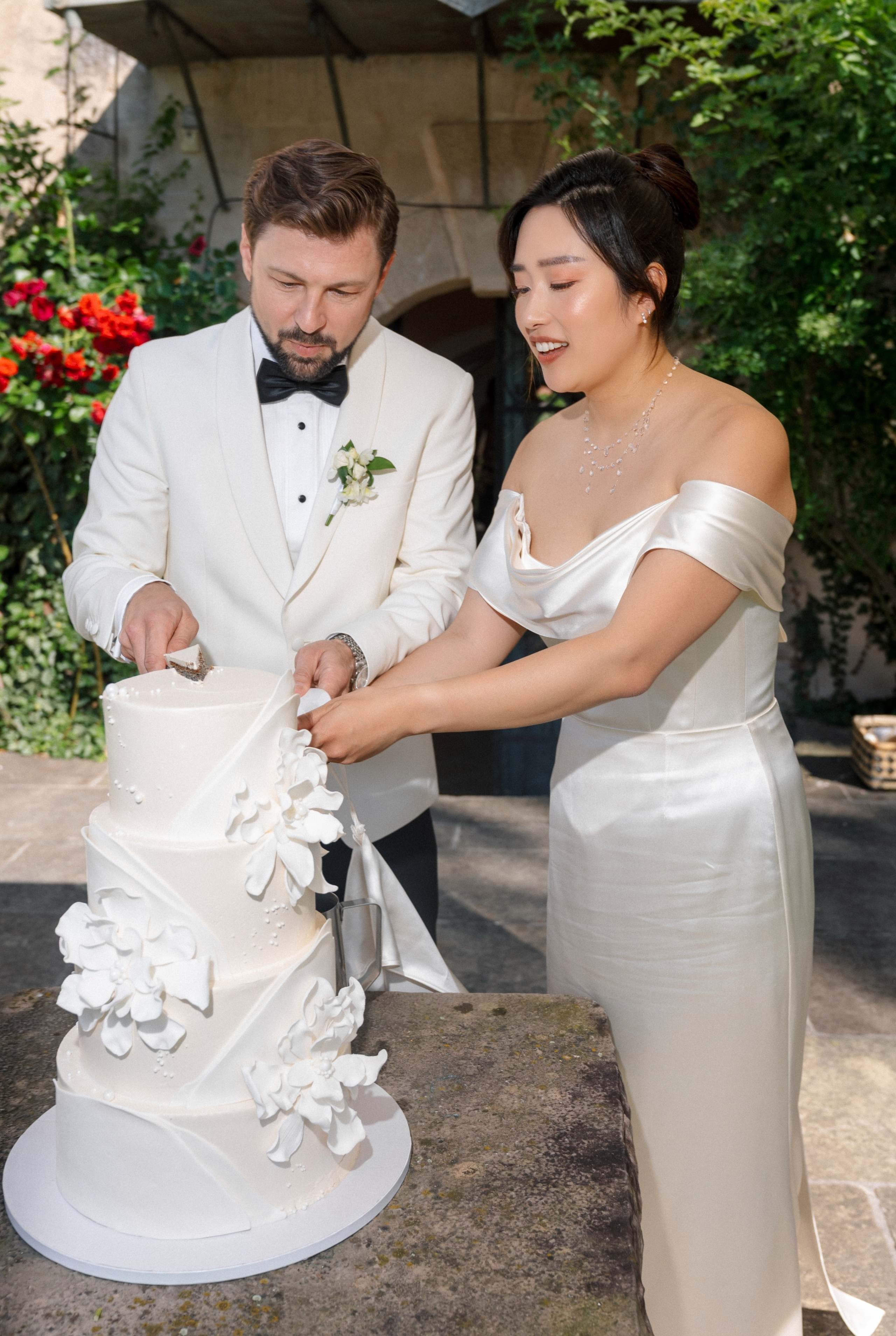 Susan & George · Wedding at Schloss Walpersdorf. Raw Studio: Capturing Elegant weddings accross Europe