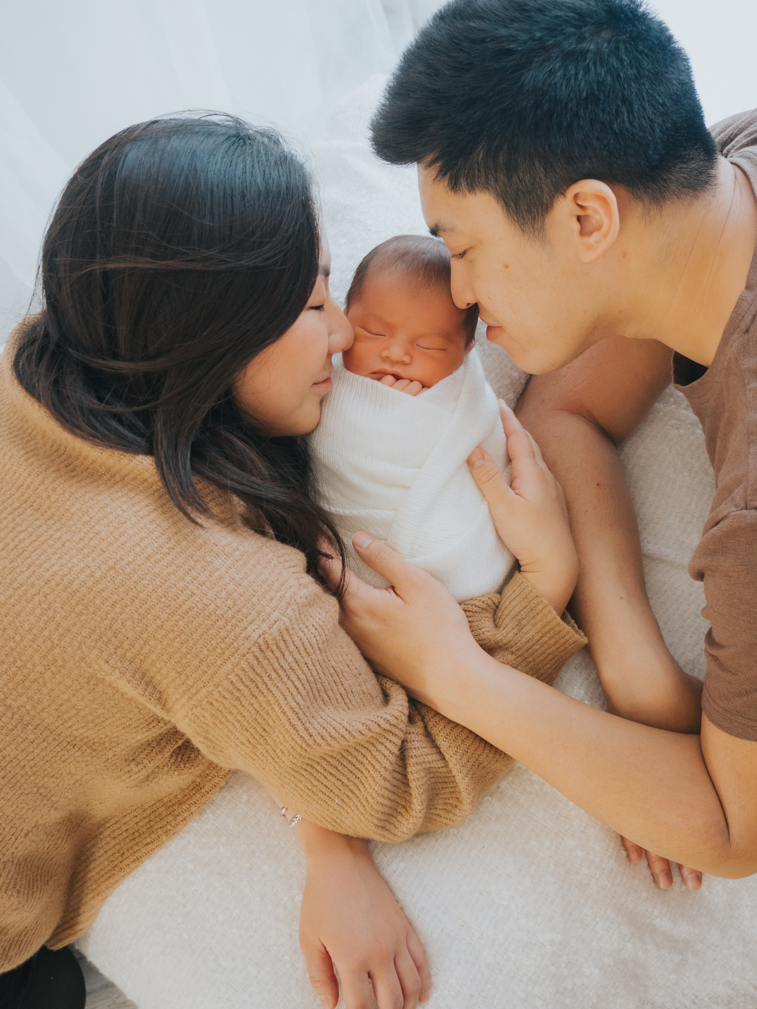 Newborn. Mimosa Studios — Motherhood & Family Photographer in Montreal