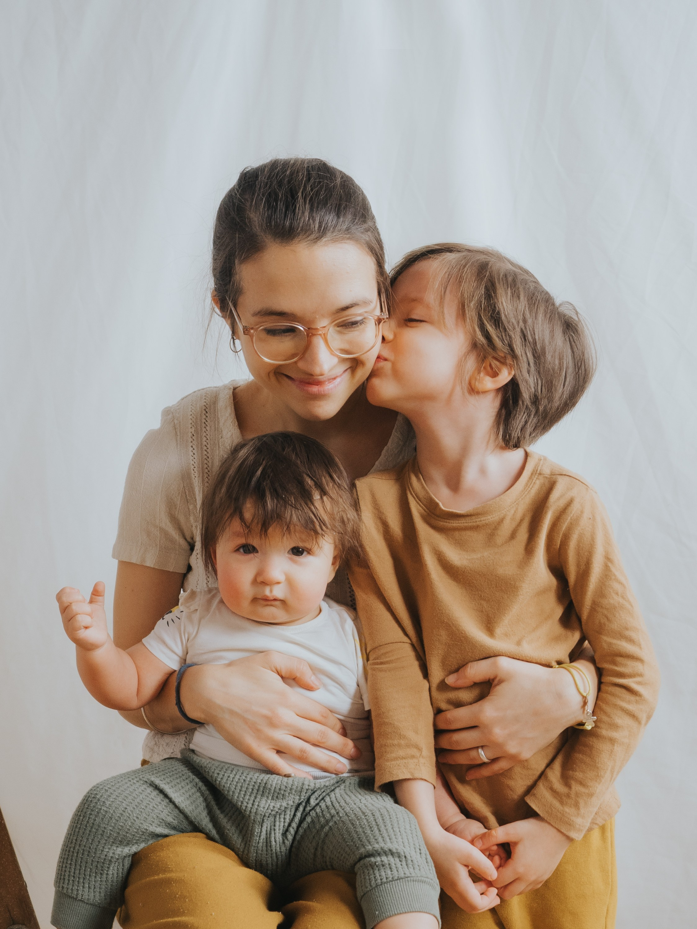 Photographe de Famille à Montréal. Mimosa Studios — Maternity & Family Photographer in Montreal