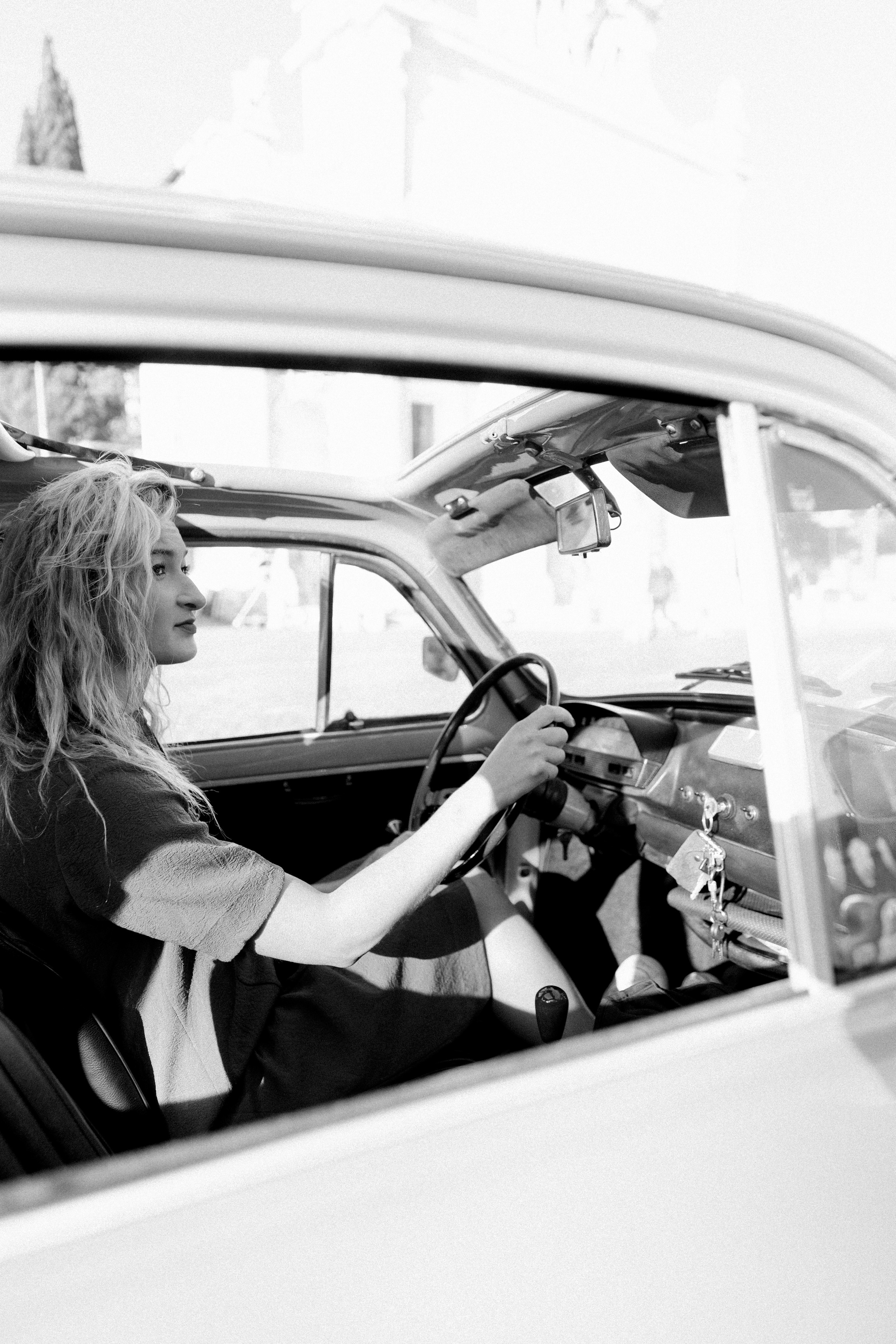Photoshoot with Fiat 500 Vintage and Vespa. Photographer in Rome
