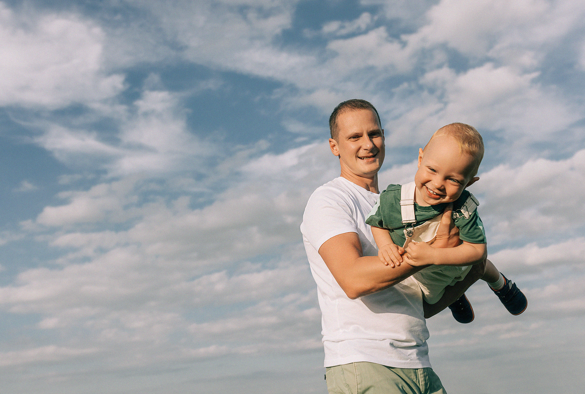 Таня, Андрей и Павел на вечерней прогулке. Rodinný a svatební fotograf v Praze