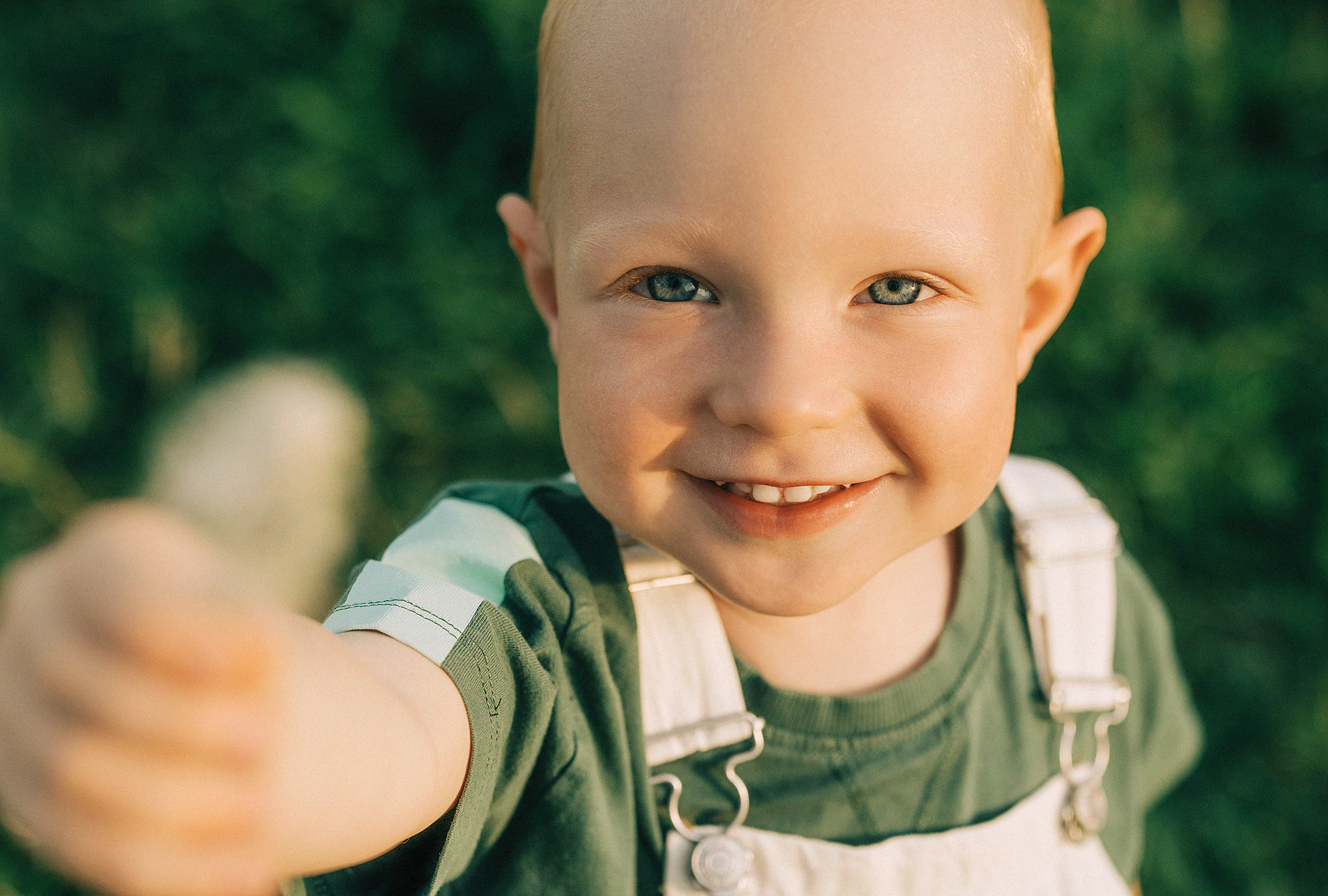 Таня, Андрей и Павел на вечерней прогулке. Rodinný a svatební fotograf v Praze