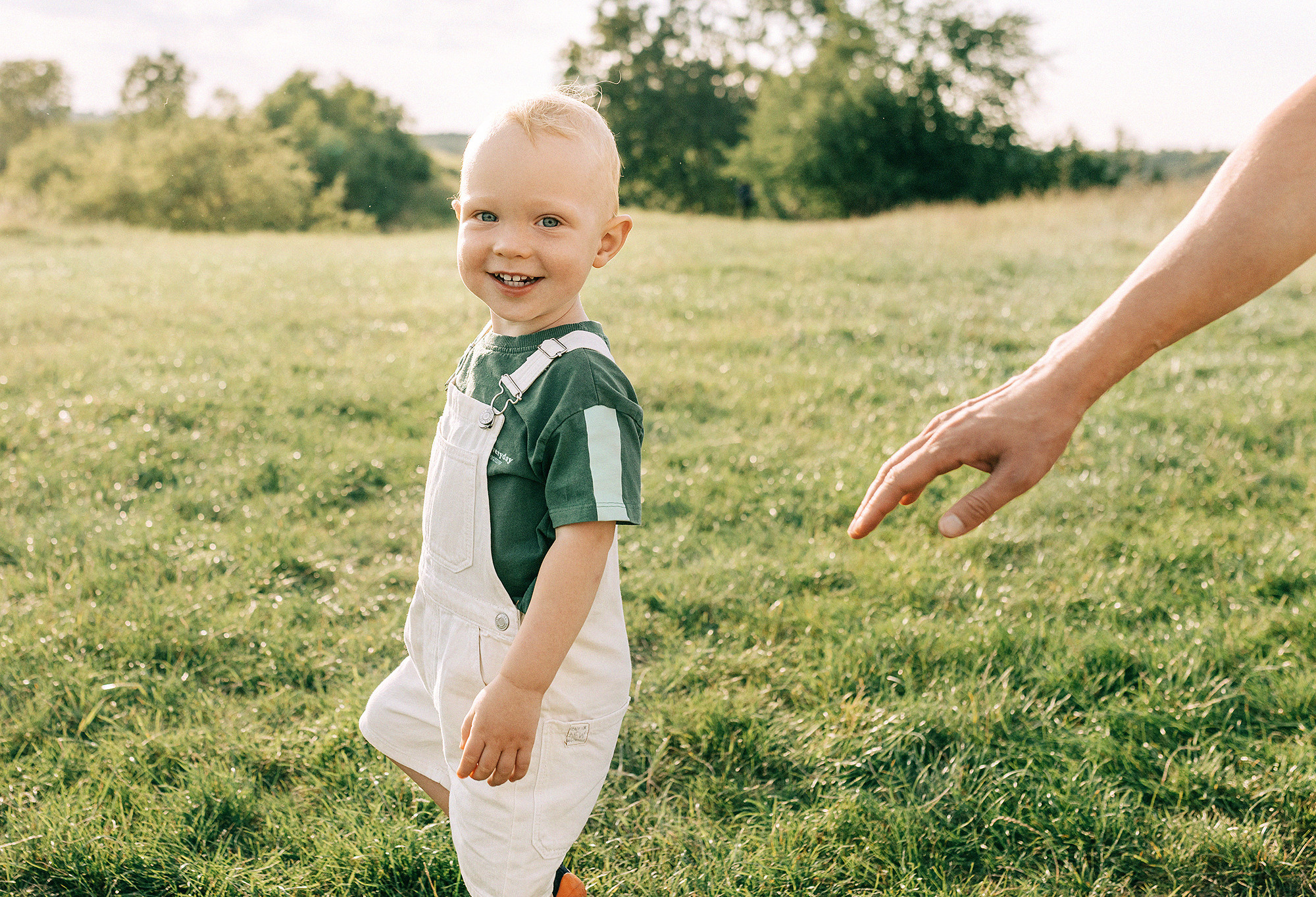 Таня, Андрей и Павел на вечерней прогулке. Rodinný a svatební fotograf v Praze