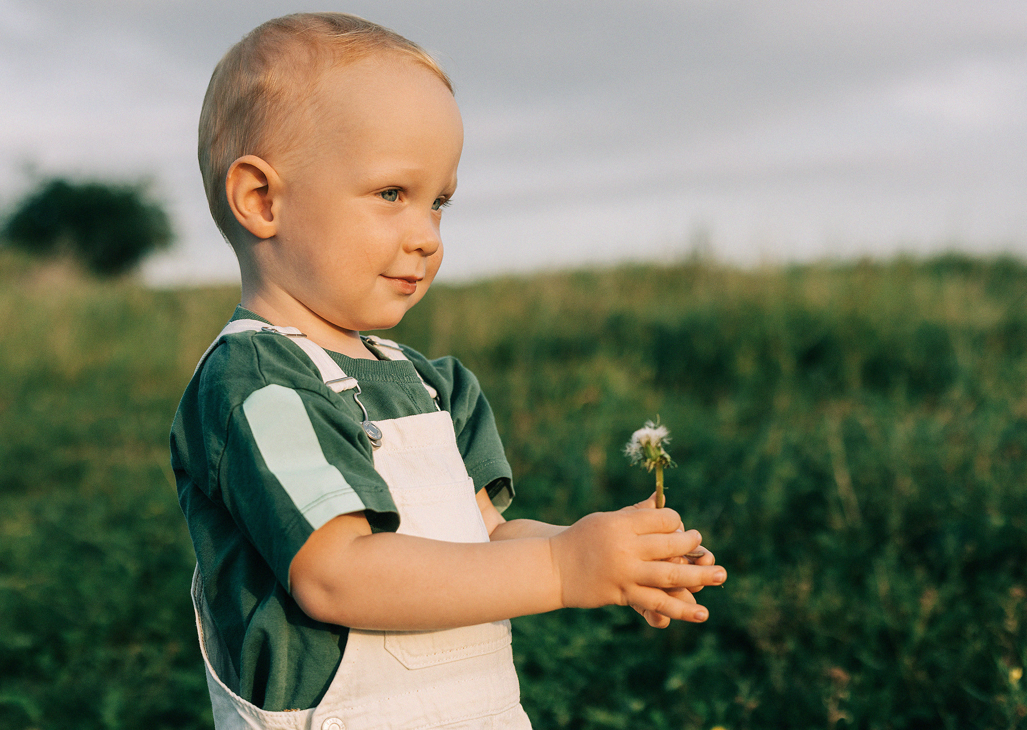 Таня, Андрей и Павел на вечерней прогулке. Rodinný a svatební fotograf v Praze