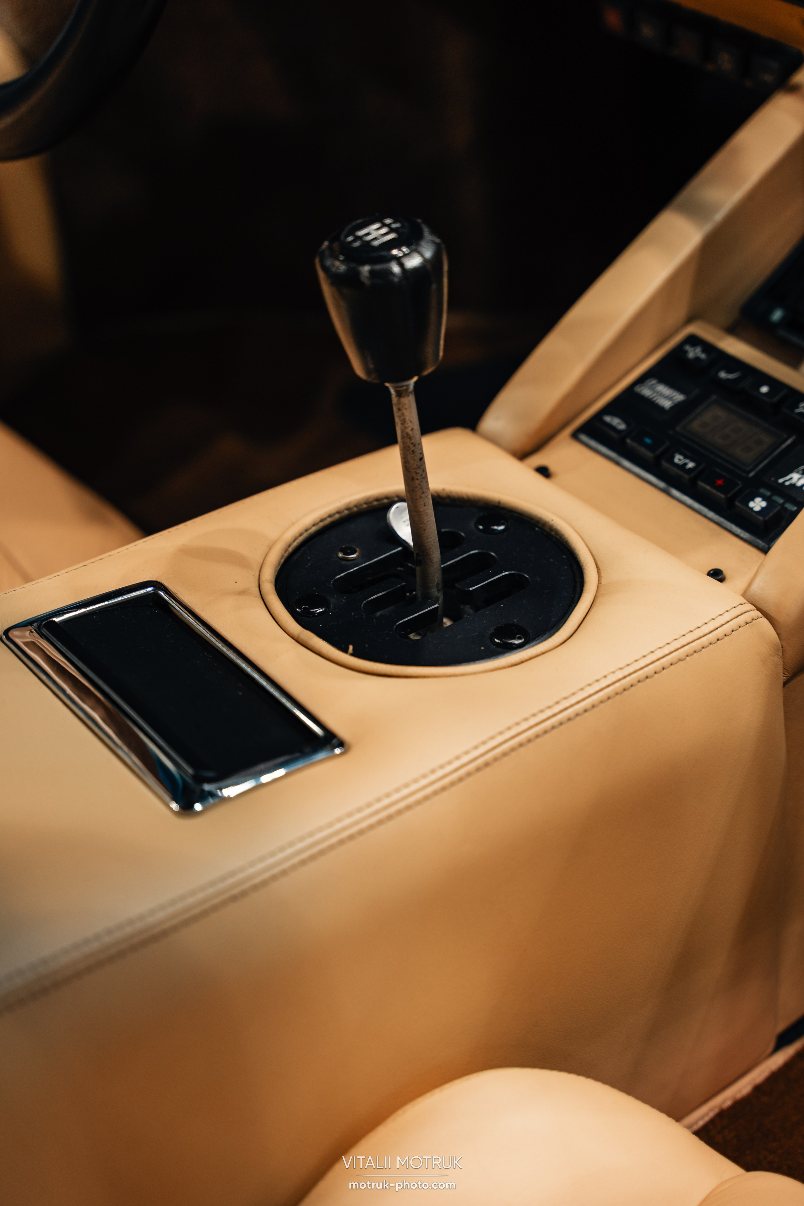 Retromobile-2024. Photographe de voitures à Paris — Vitalii Motruk