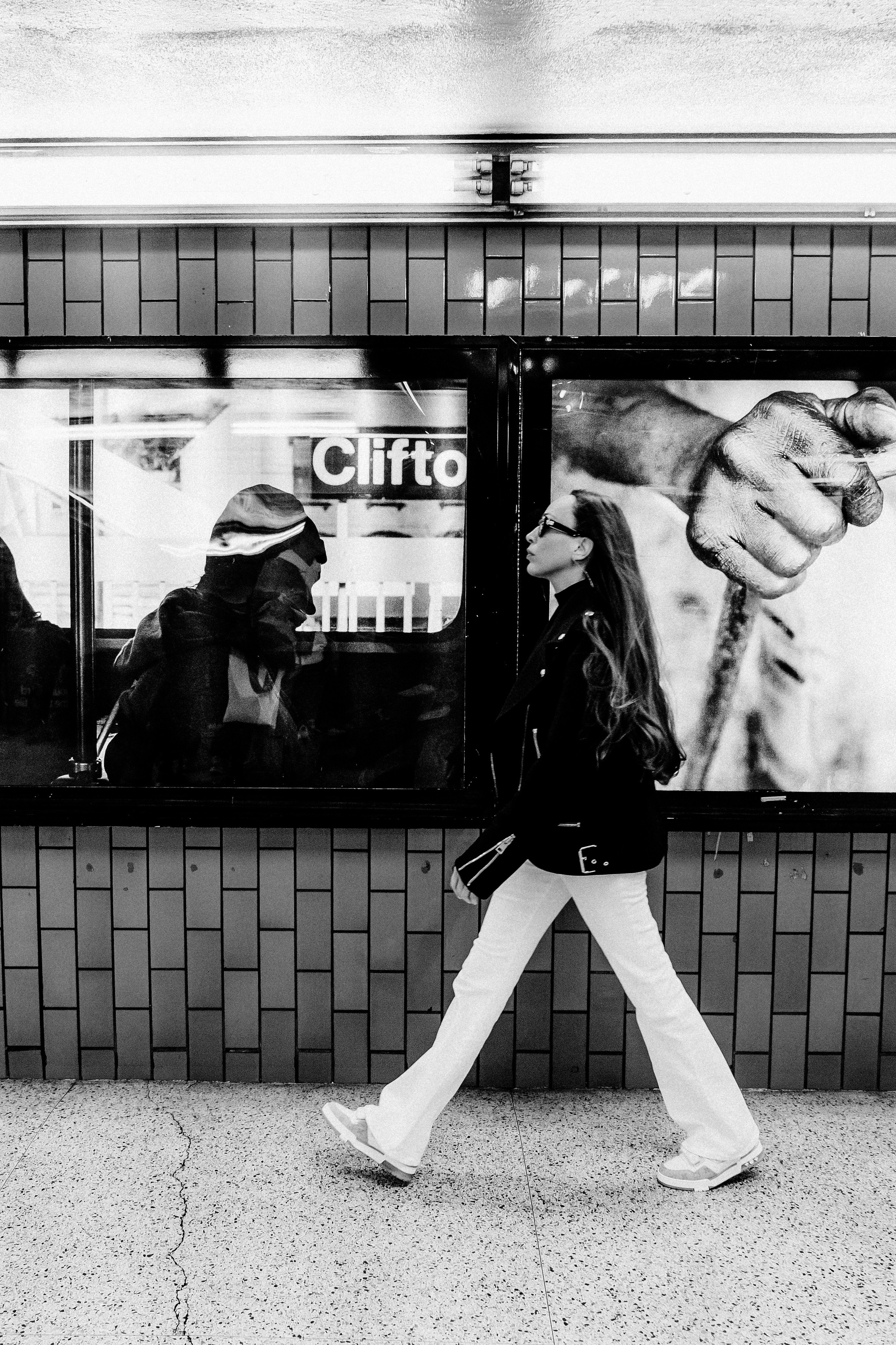 NYC Subway Portrait Photography | Underground Photo Sessions New York. Videographer and photographer in New York // MAKAROV.VIDEO