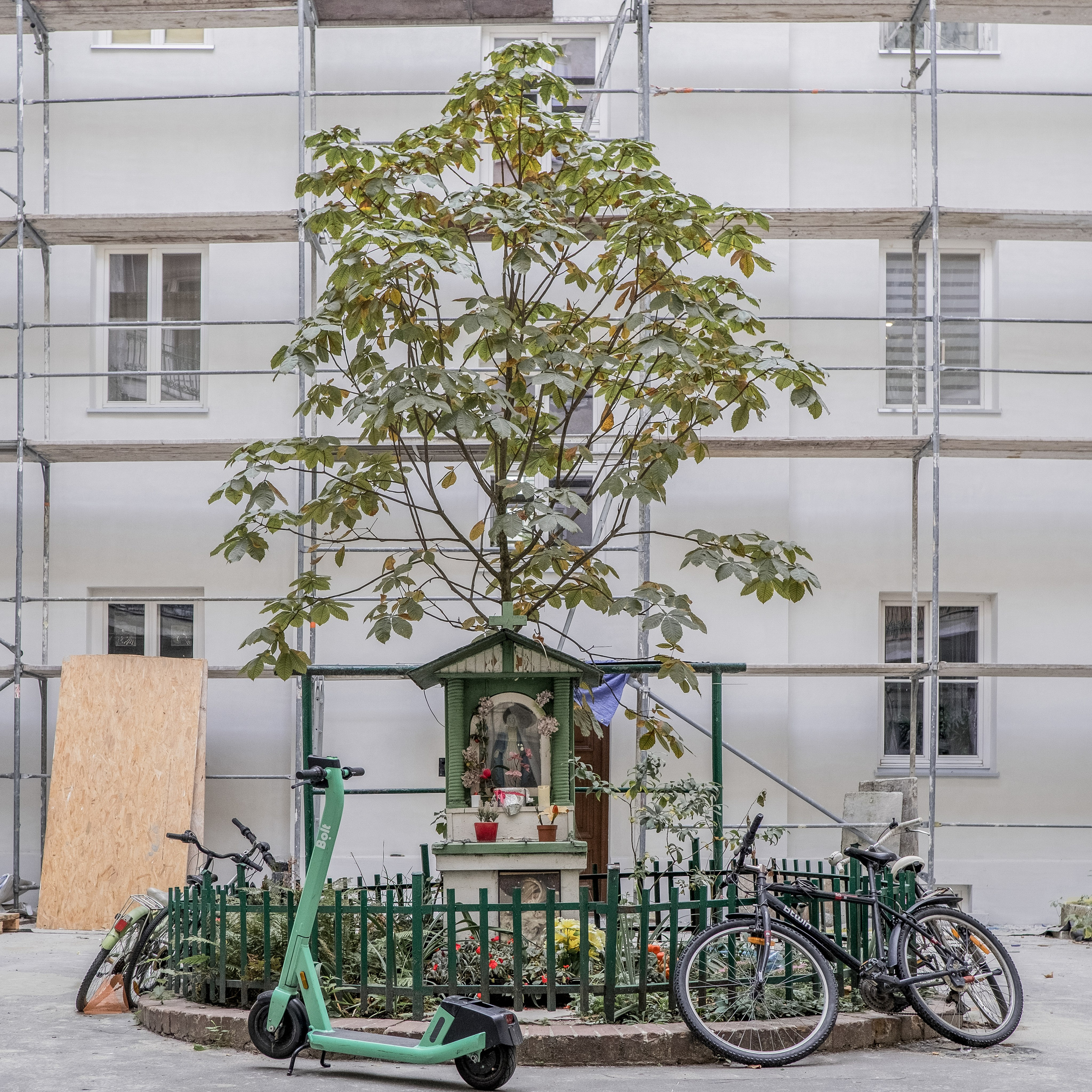 Kapliczki Warszawskie. Photographer Anastasiya Dubrovina