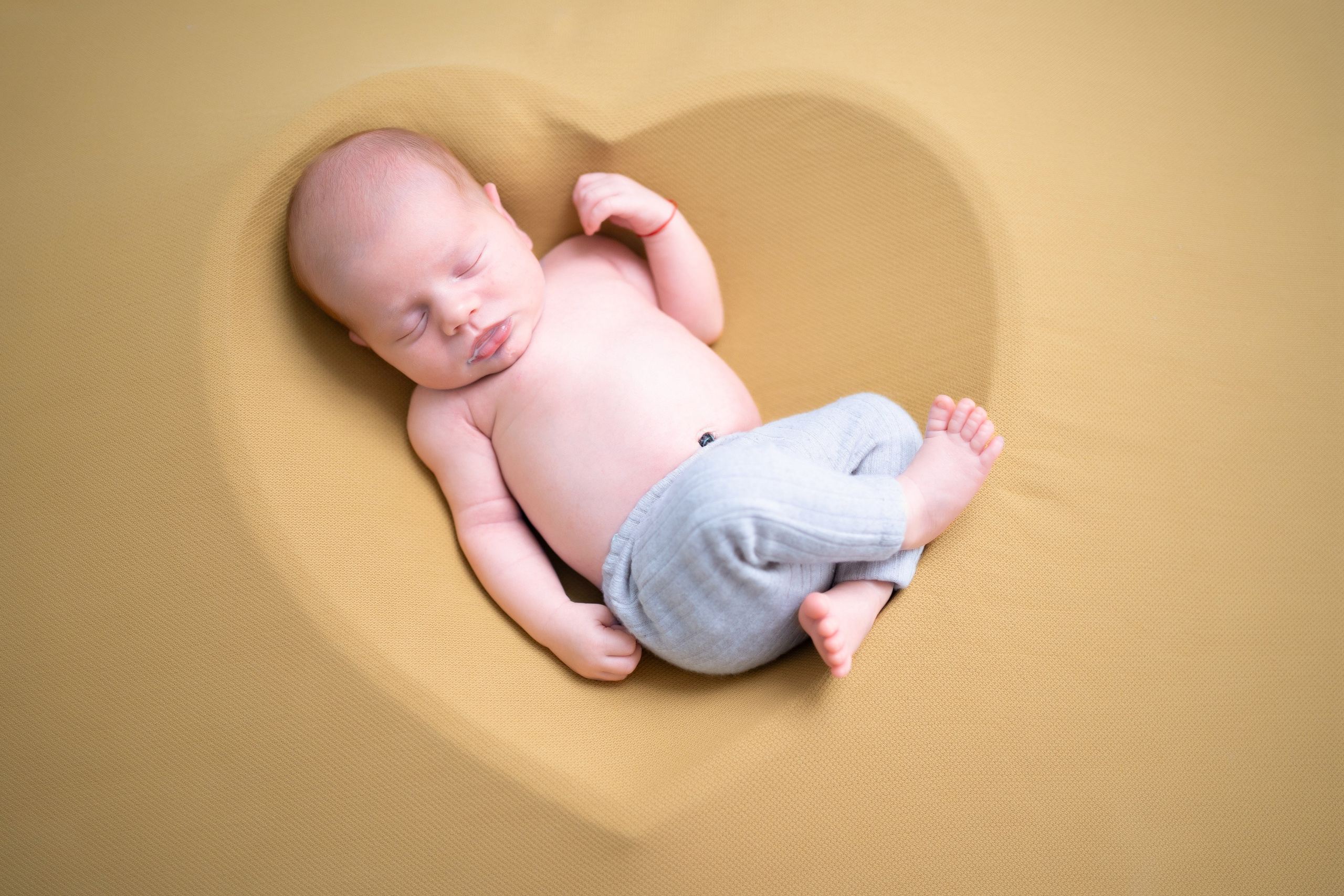 NEWBORN. BabyBumpbyCristinaH