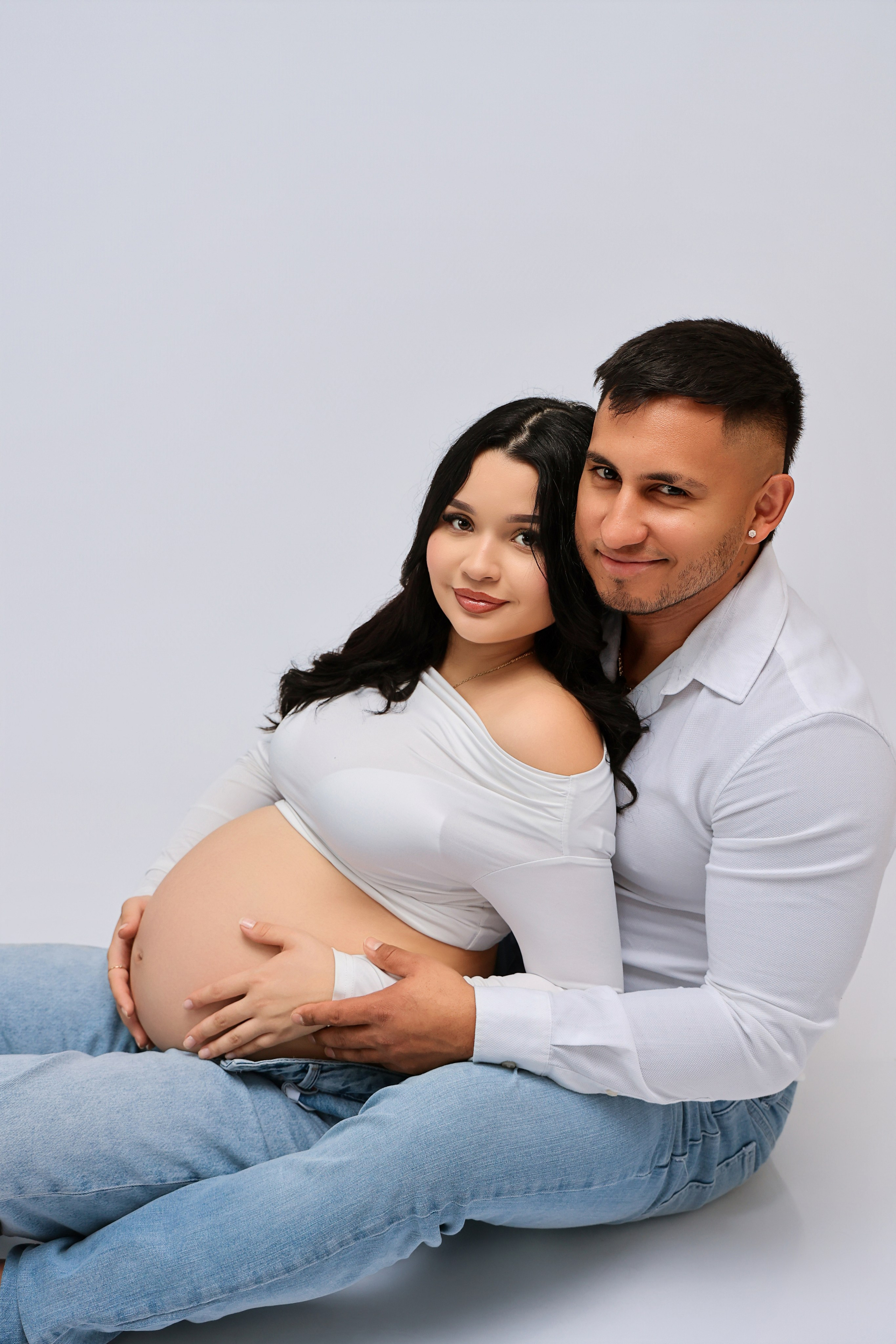 Nueva Sesión Embarazo En Estudio. Fotografía de Eventos, Embarazo y Familiar en Pirineos