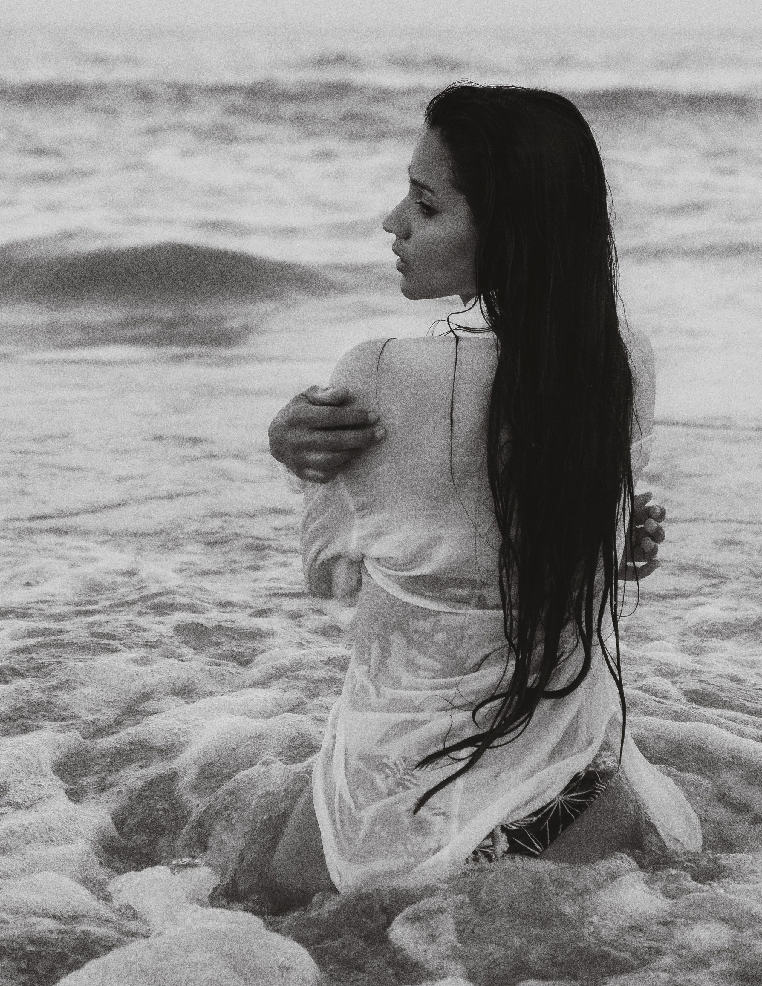 Romantic Portrait by the Sea: Sunset Shoot in Guardamar — Photographer Andrey Lukovnikov