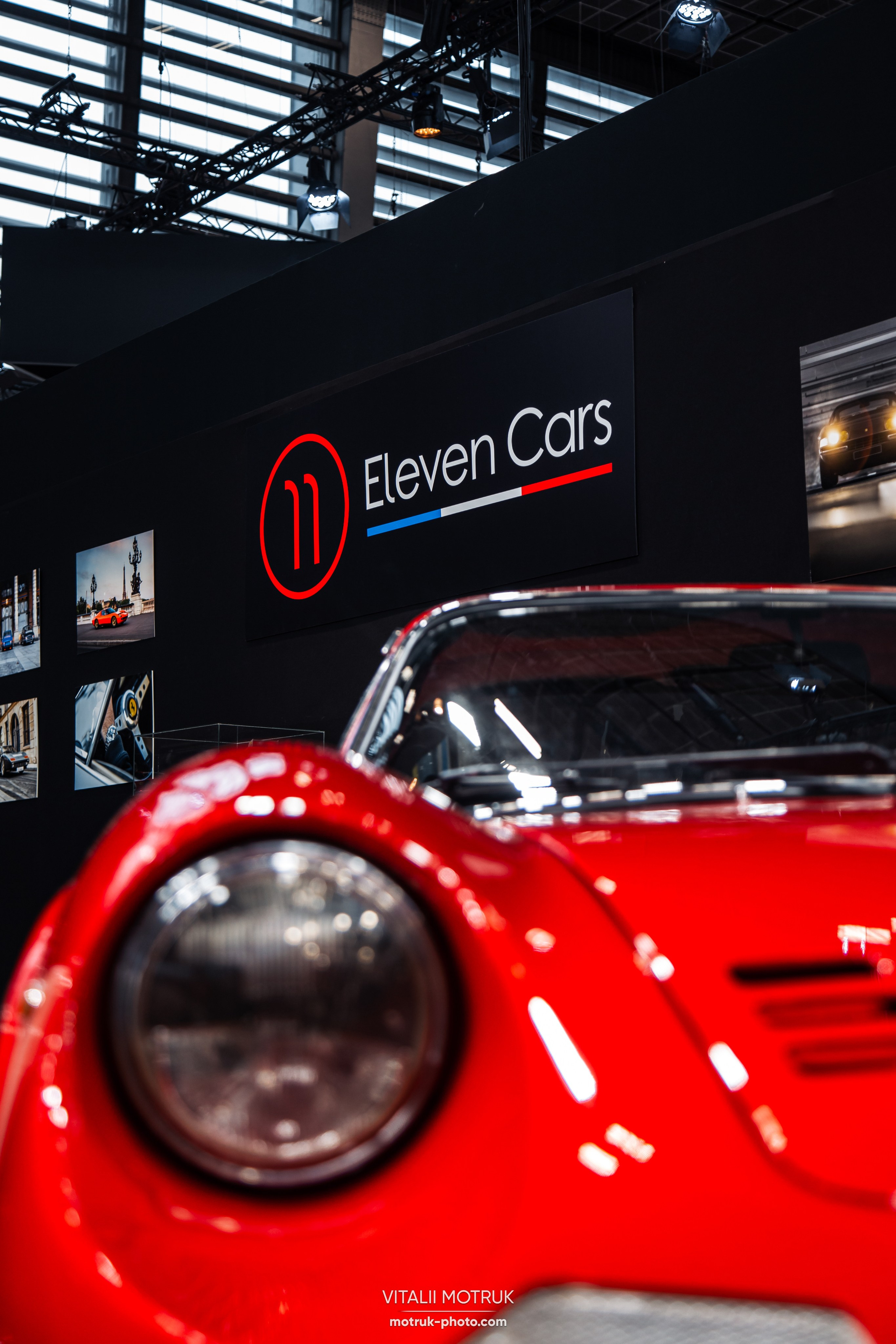 Retromobile 2023. Photographe de voitures à Paris — Vitalii Motruk