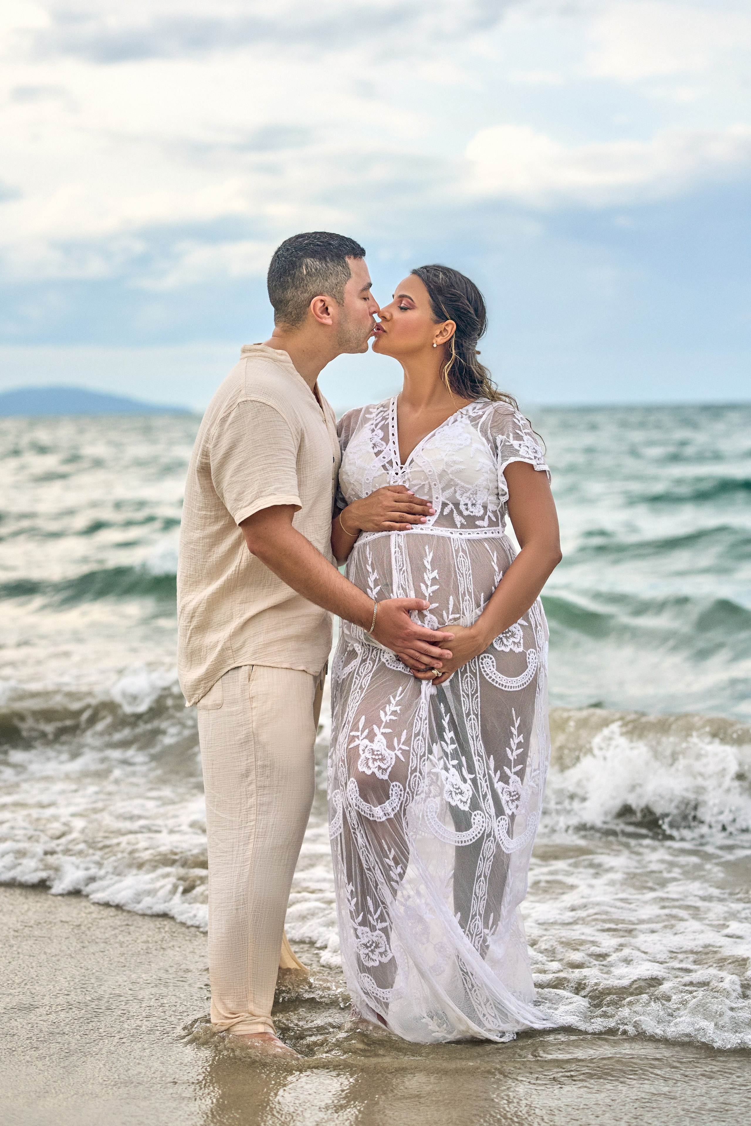Лайфстайл фотограф в Хойане и Дананге. Love-story, семейные и свадебные фотосессии