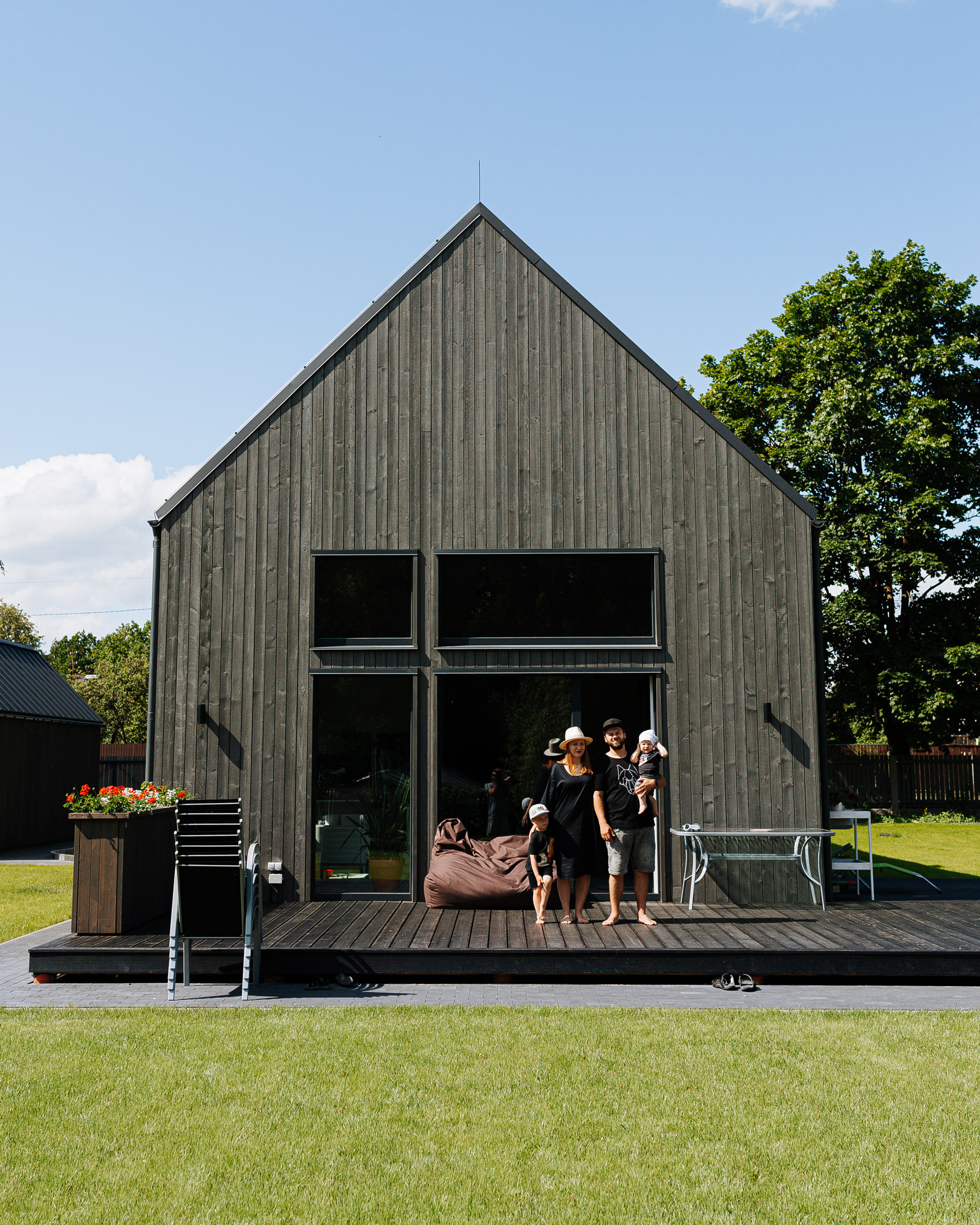 Ģimenes fotosesija savā mājā