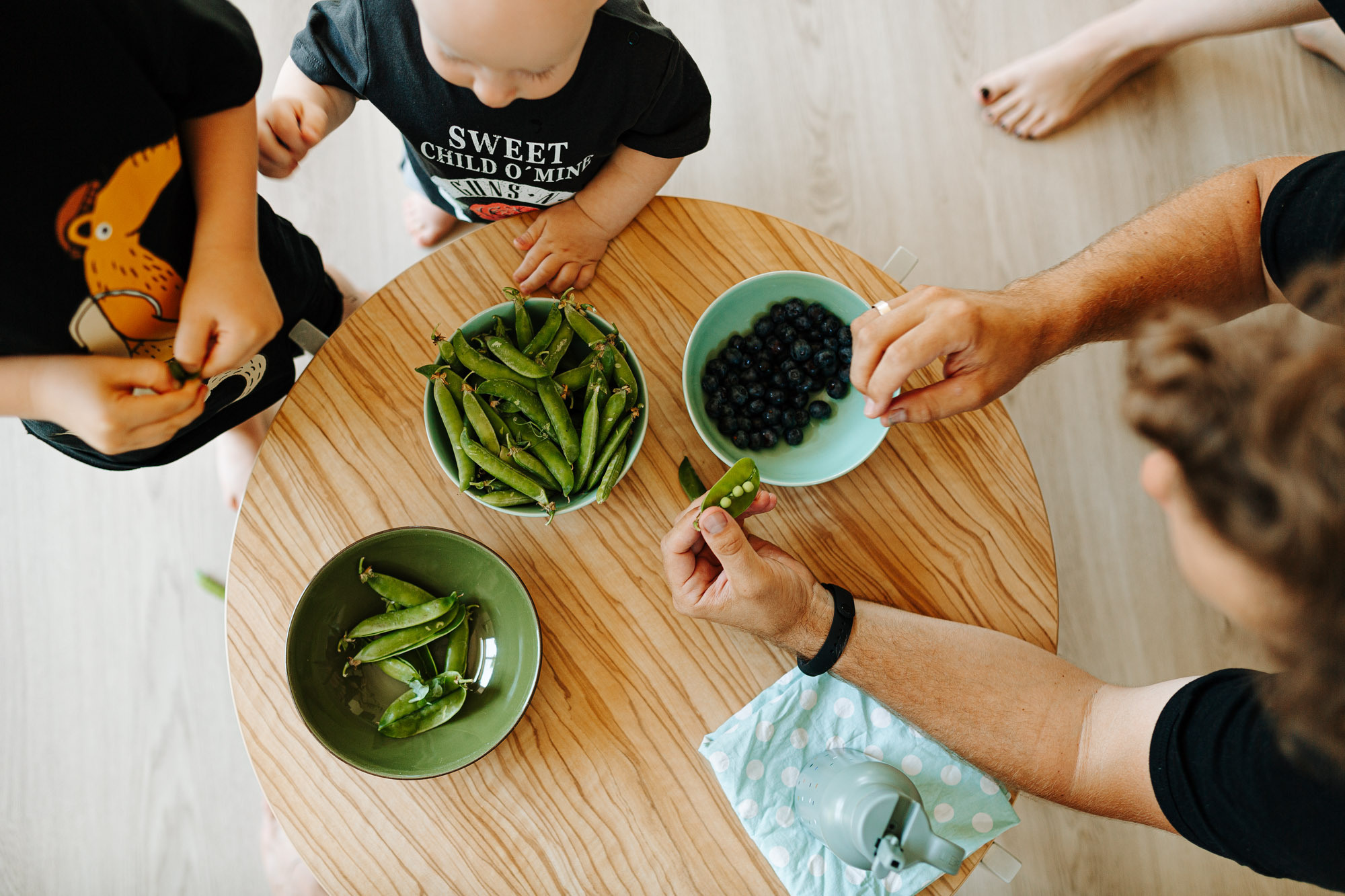 Ģimenes fotosesija savā mājā