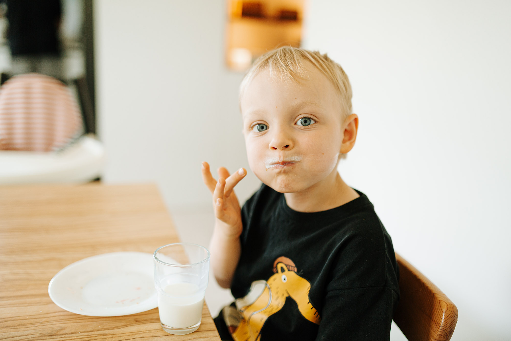 Ģimenes fotosesija savā mājā