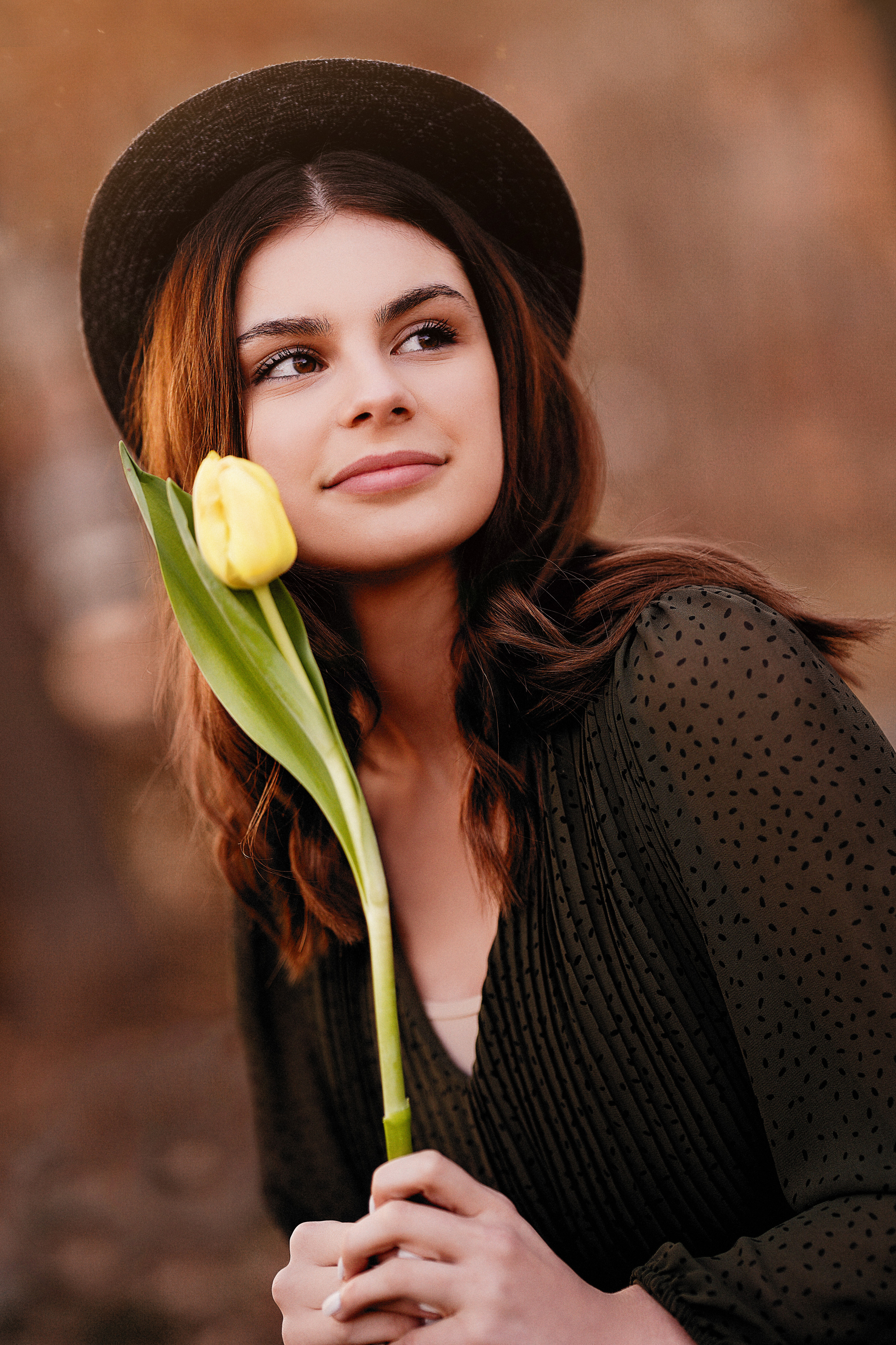 Springtime mit Tulpen. Portraitfotografie in Gründau Elena Ohnstedt