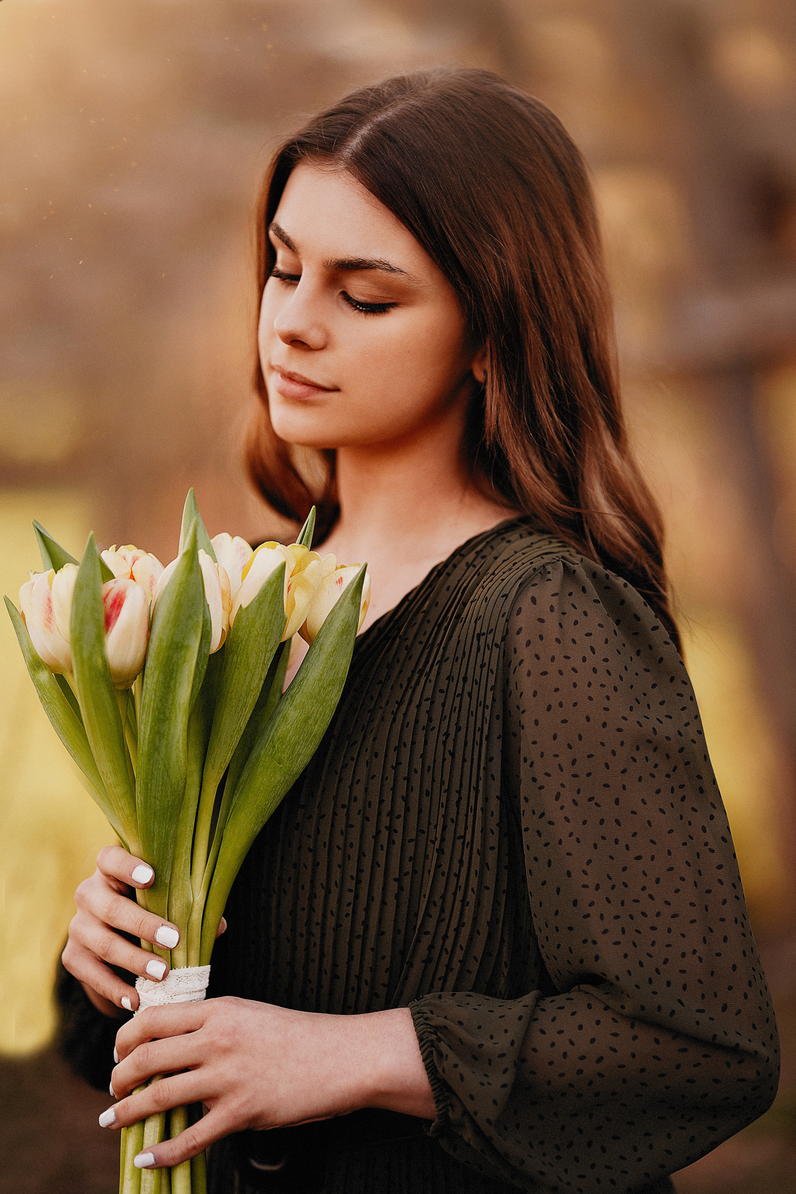 Springtime mit Tulpen. Portraitfotografie in Gründau Elena Ohnstedt