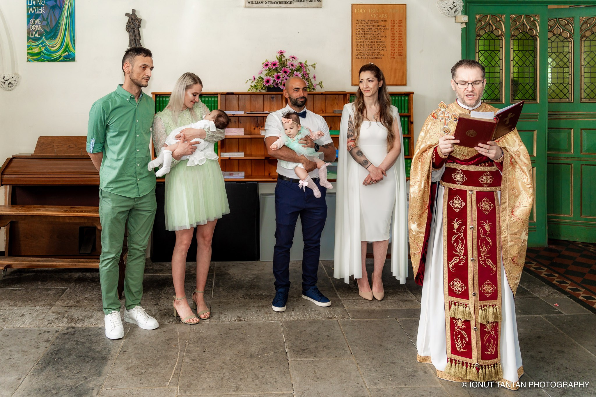 Fotografii Unice pentru Botezuri - Ionut Tantan Foto & Film. TANTAN IONUT FOTO & FILM