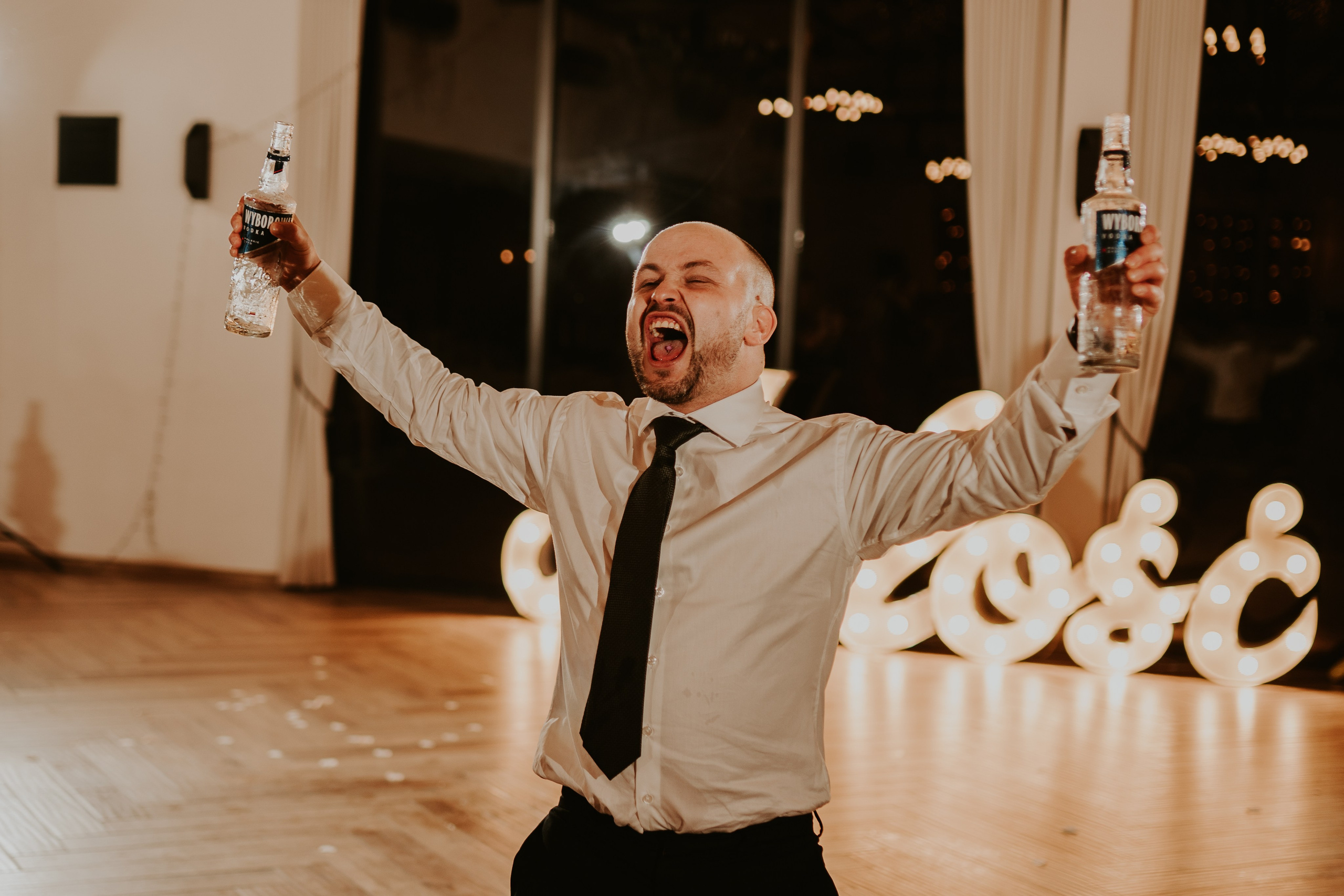 Trzy Drzewa: wspaniała uroczystość Wiktorii i Kamila. Karkowskafoto - fotografia miłości