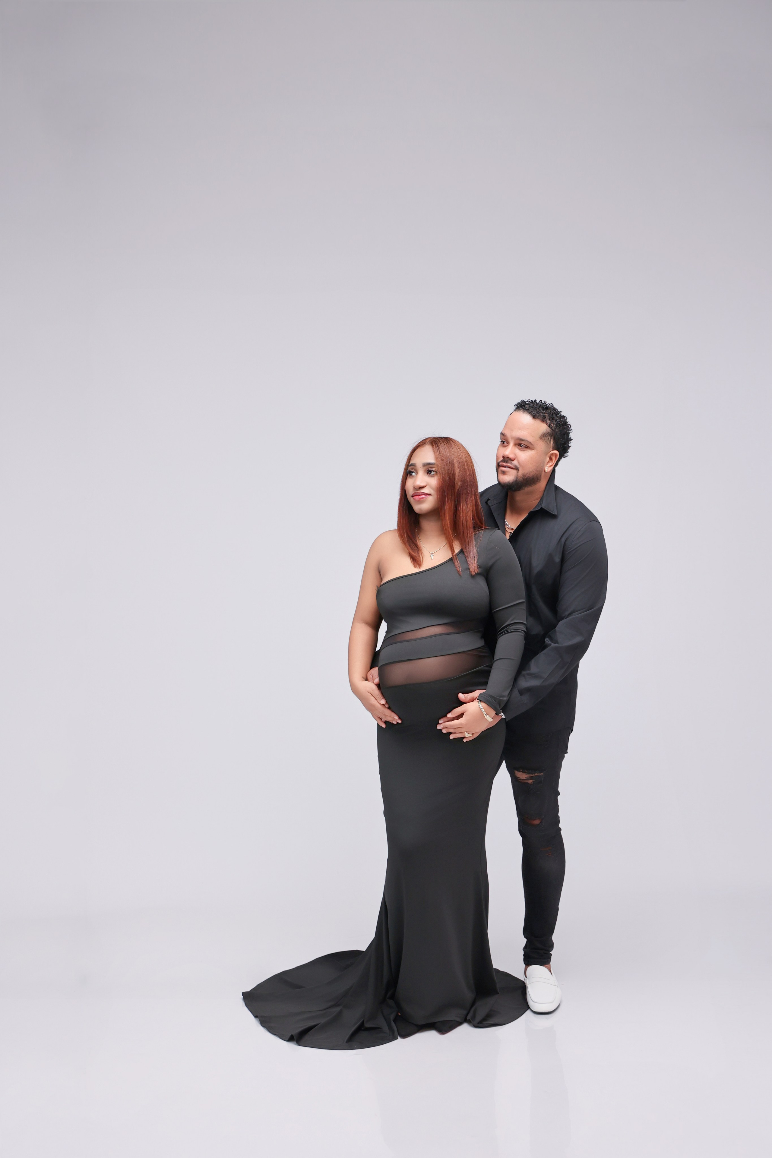 Nueva Sesión Embarazo En Estudio. Fotografía de Eventos, Embarazo y Familiar en Pirineos