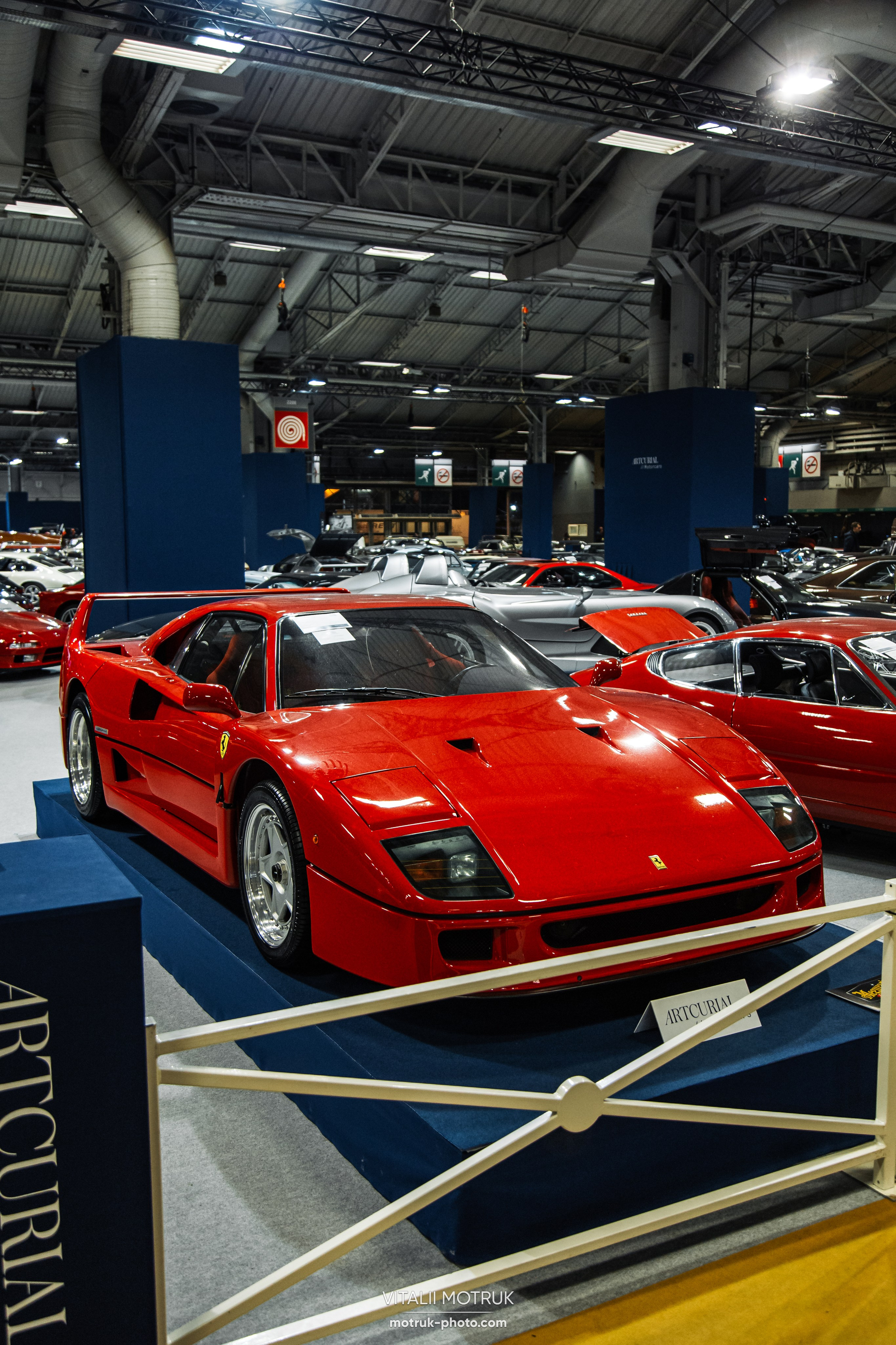 Retromobile 2023. Photographe de voitures à Paris — Vitalii Motruk