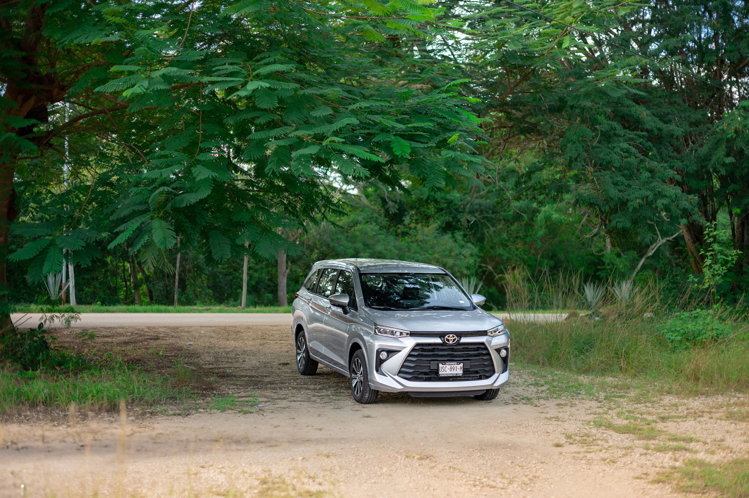 Automotive Photography of Toyota Avanza in Playa del Carmen. PHOTOGRAPHER QUINTANA ROO