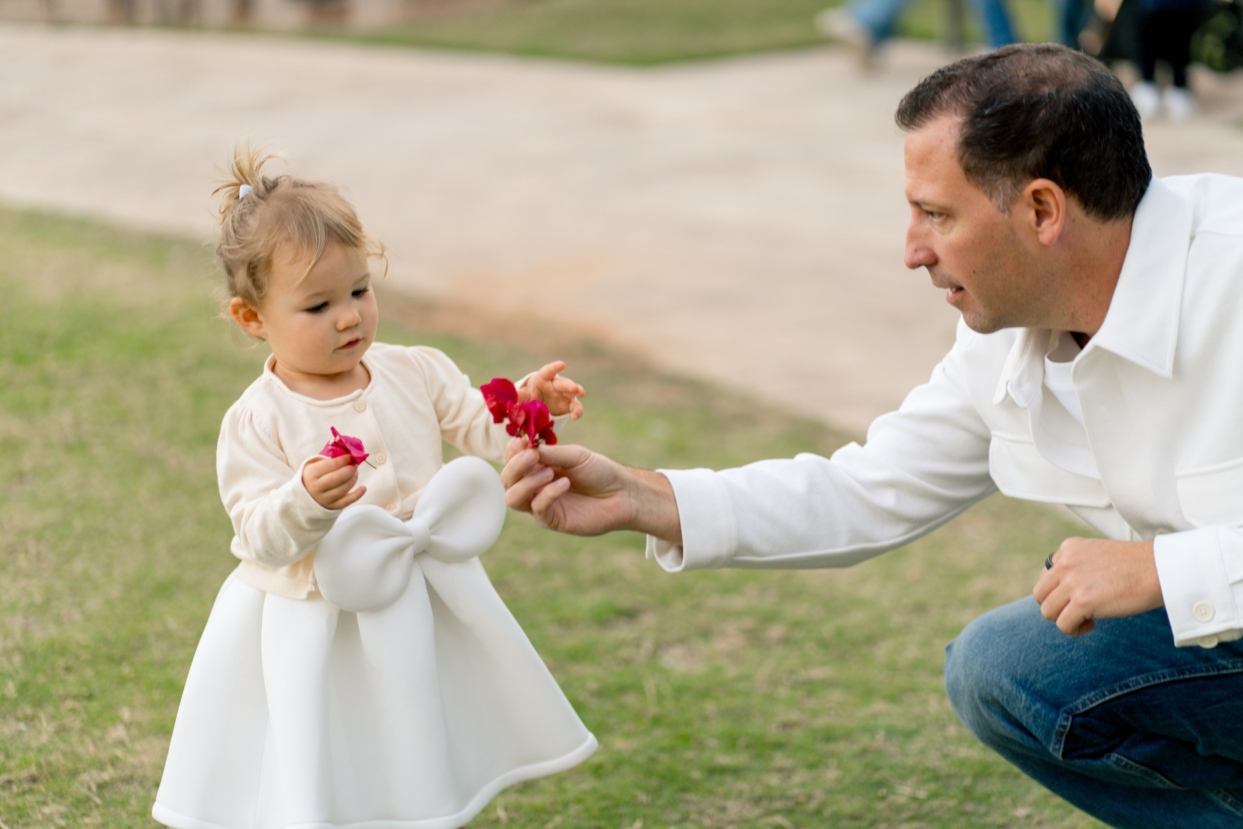 Abu Dhabi photographer outdoor family portraits