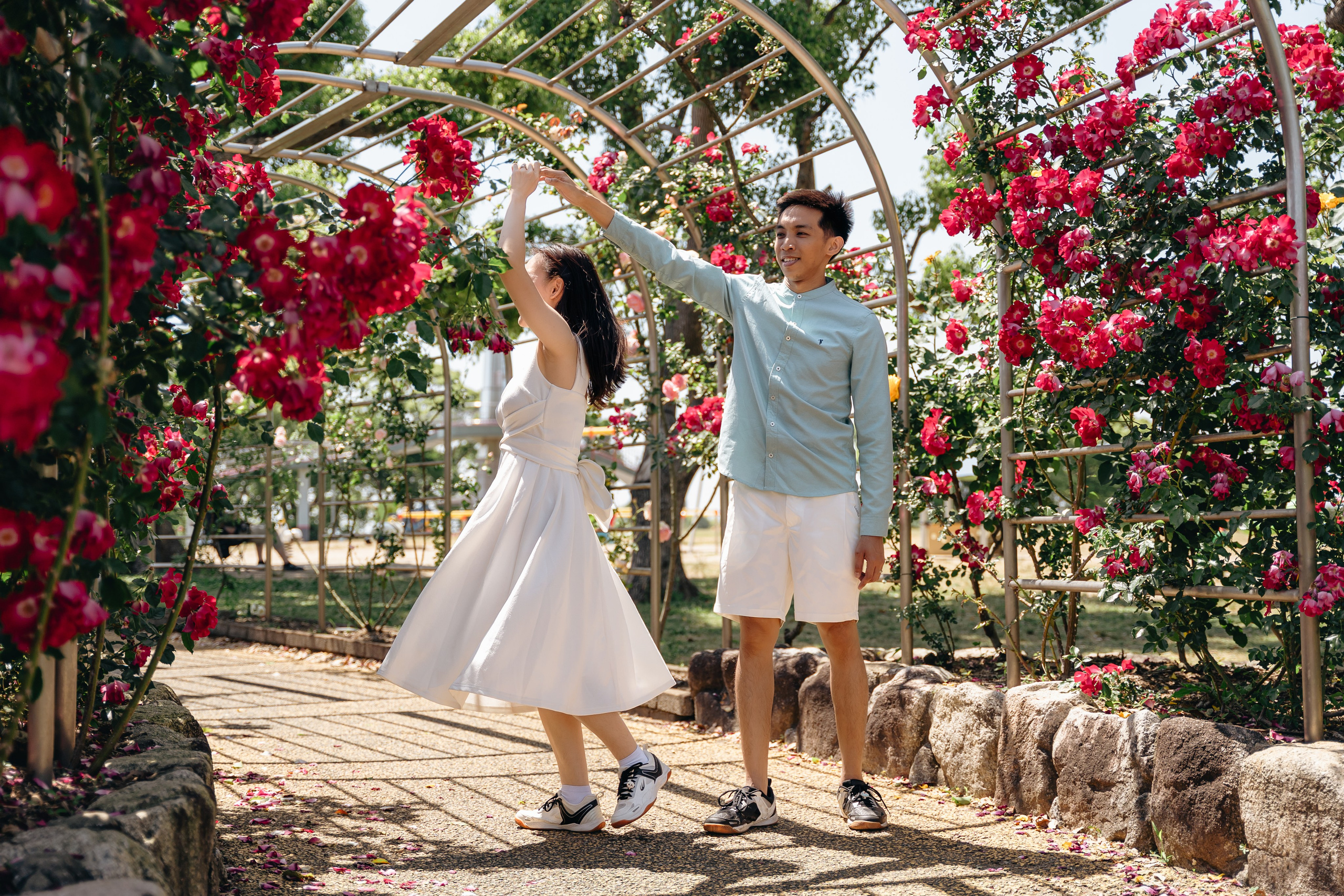 Fukuoka Couple Photoshoot: Roses, Totoro Forest & Sunset Love Story