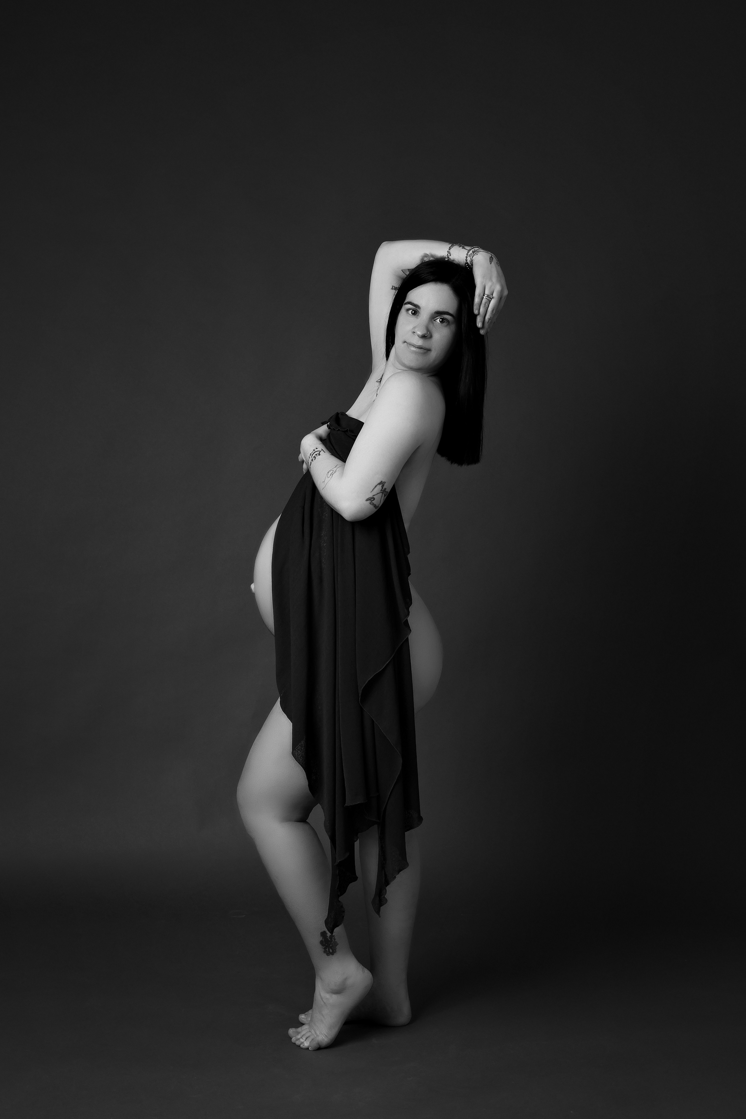 Nueva Sesión Embarazo En Estudio. Fotografía de Eventos, Embarazo y Familiar en Pirineos