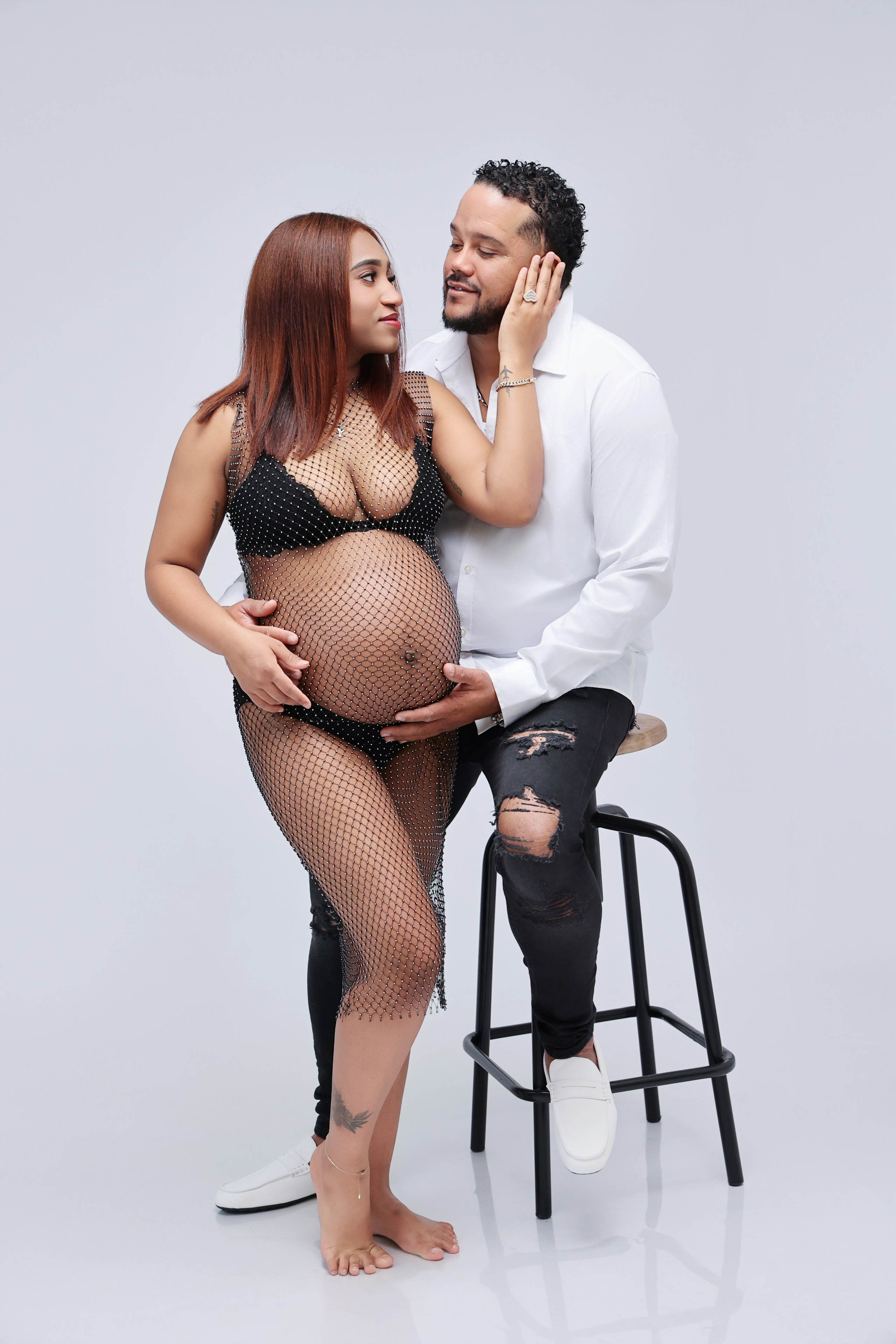 Nueva Sesión Embarazo En Estudio. Fotografía de Eventos, Embarazo y Familiar en Pirineos