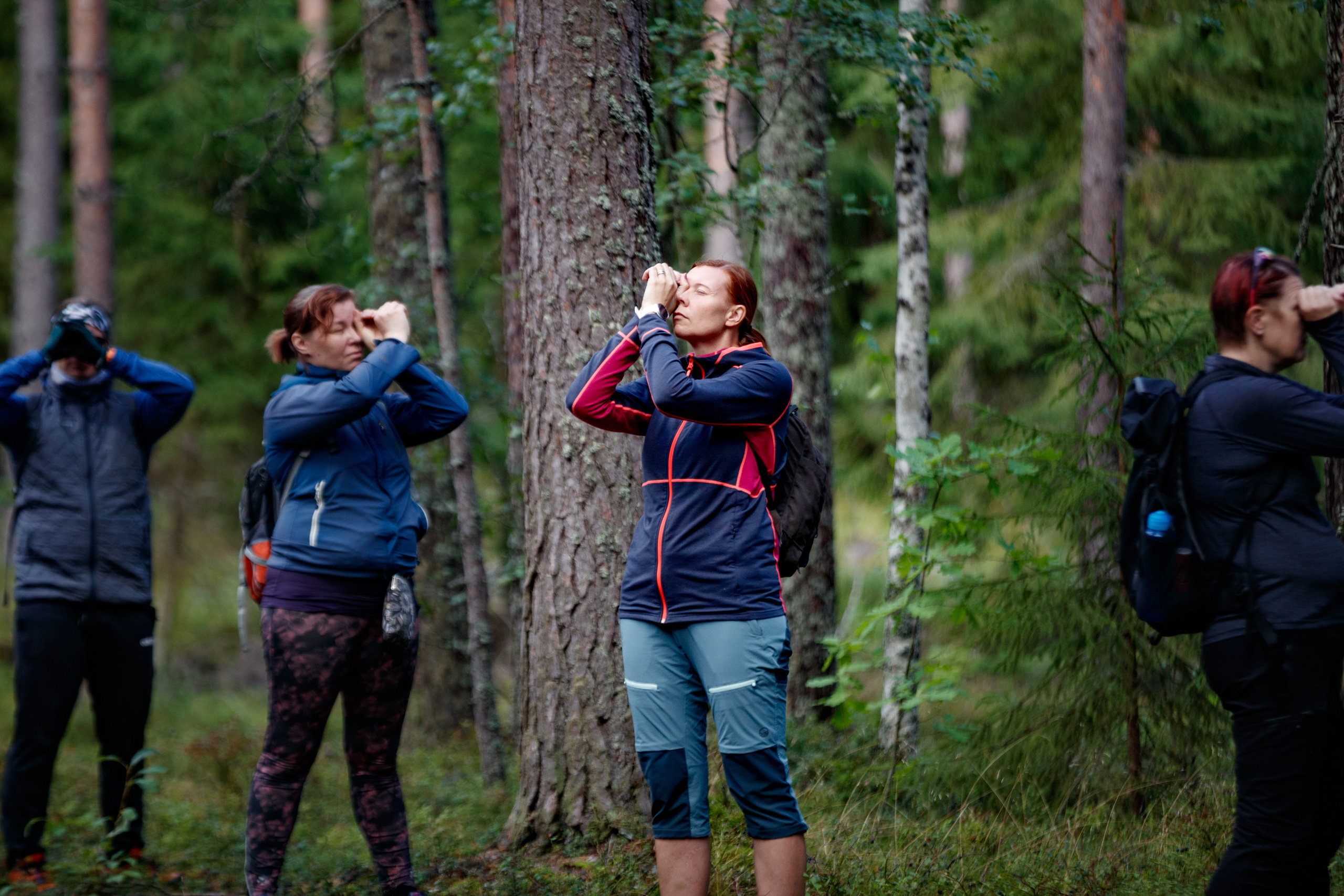 Lehdelle. Valokuvaaja Lahti, Helsinki Elena Salonen