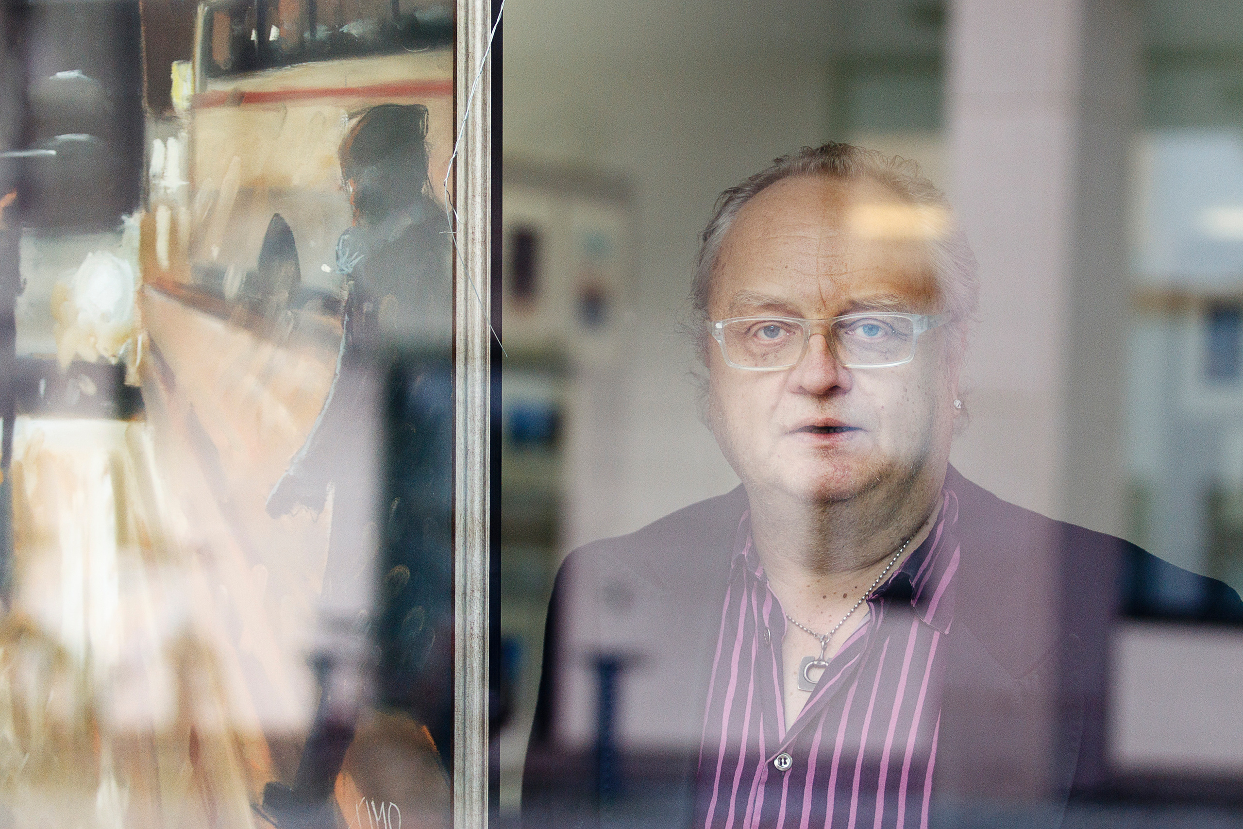 Lehdelle. Valokuvaaja Lahti, Helsinki Elena Salonen