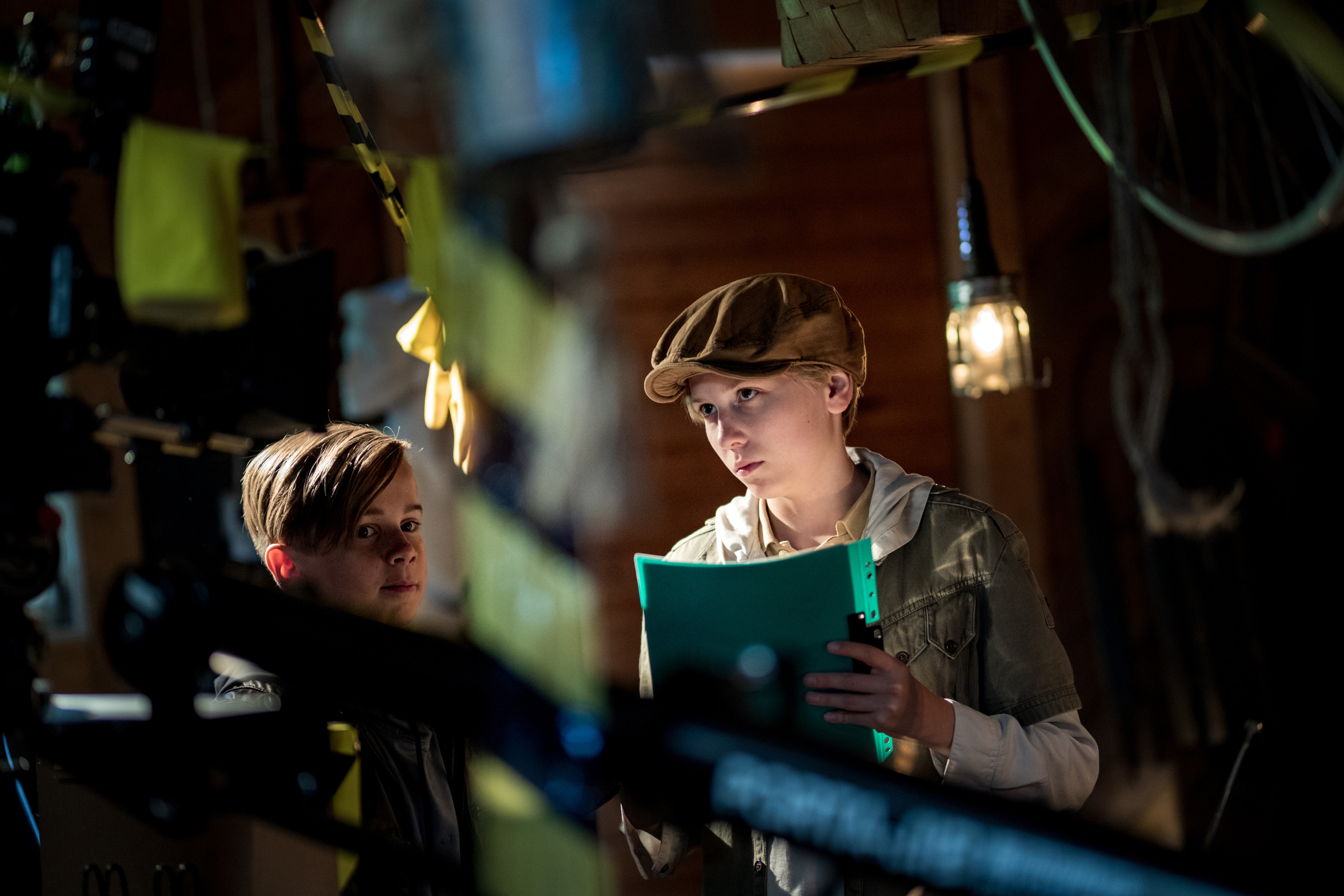 Lehdelle. Valokuvaaja Lahti, Helsinki Elena Salonen