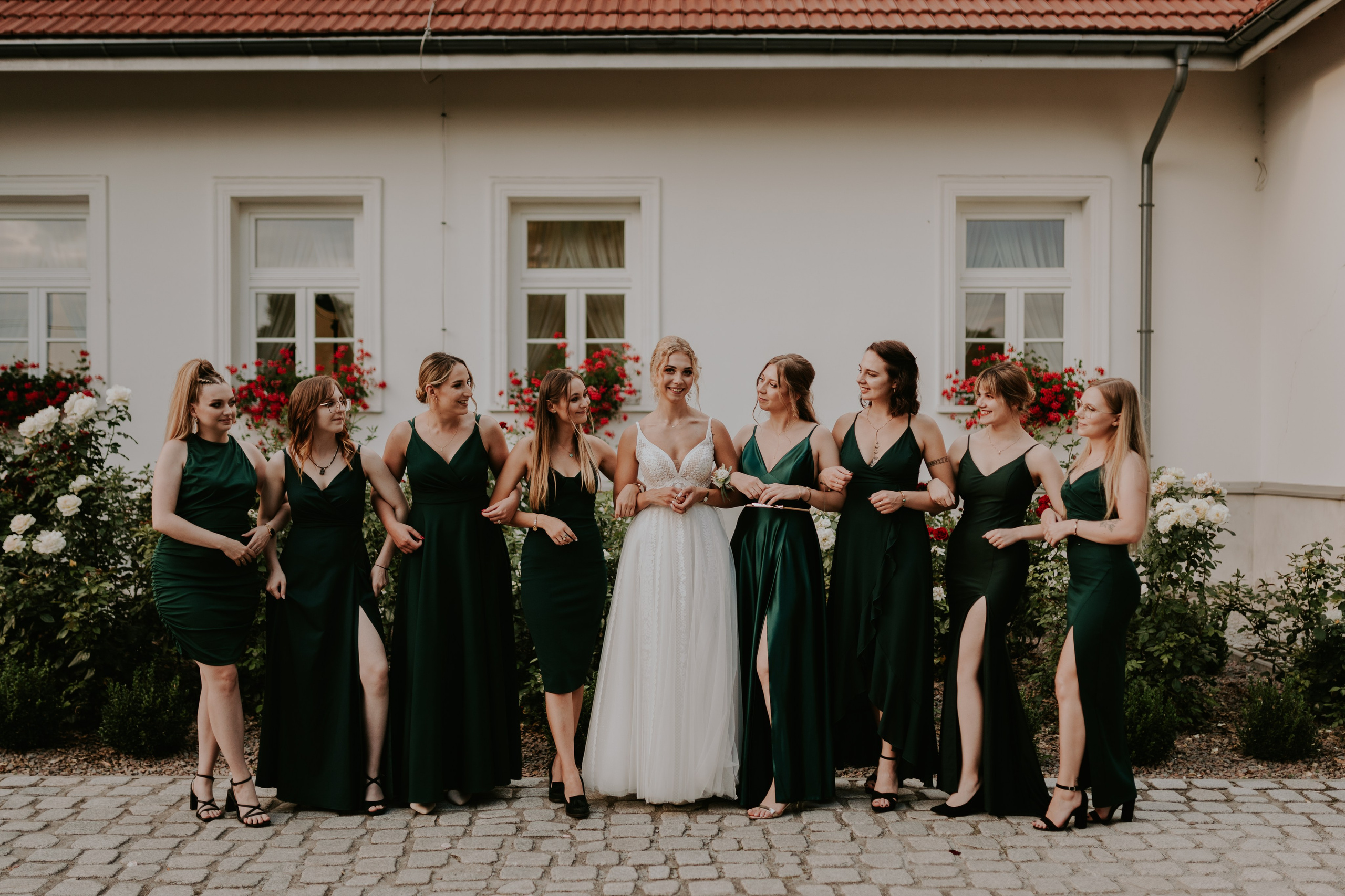 Dwór Wierzbno: plenerowy ślub pod wierzbą. Karkowskafoto - fotografia miłości