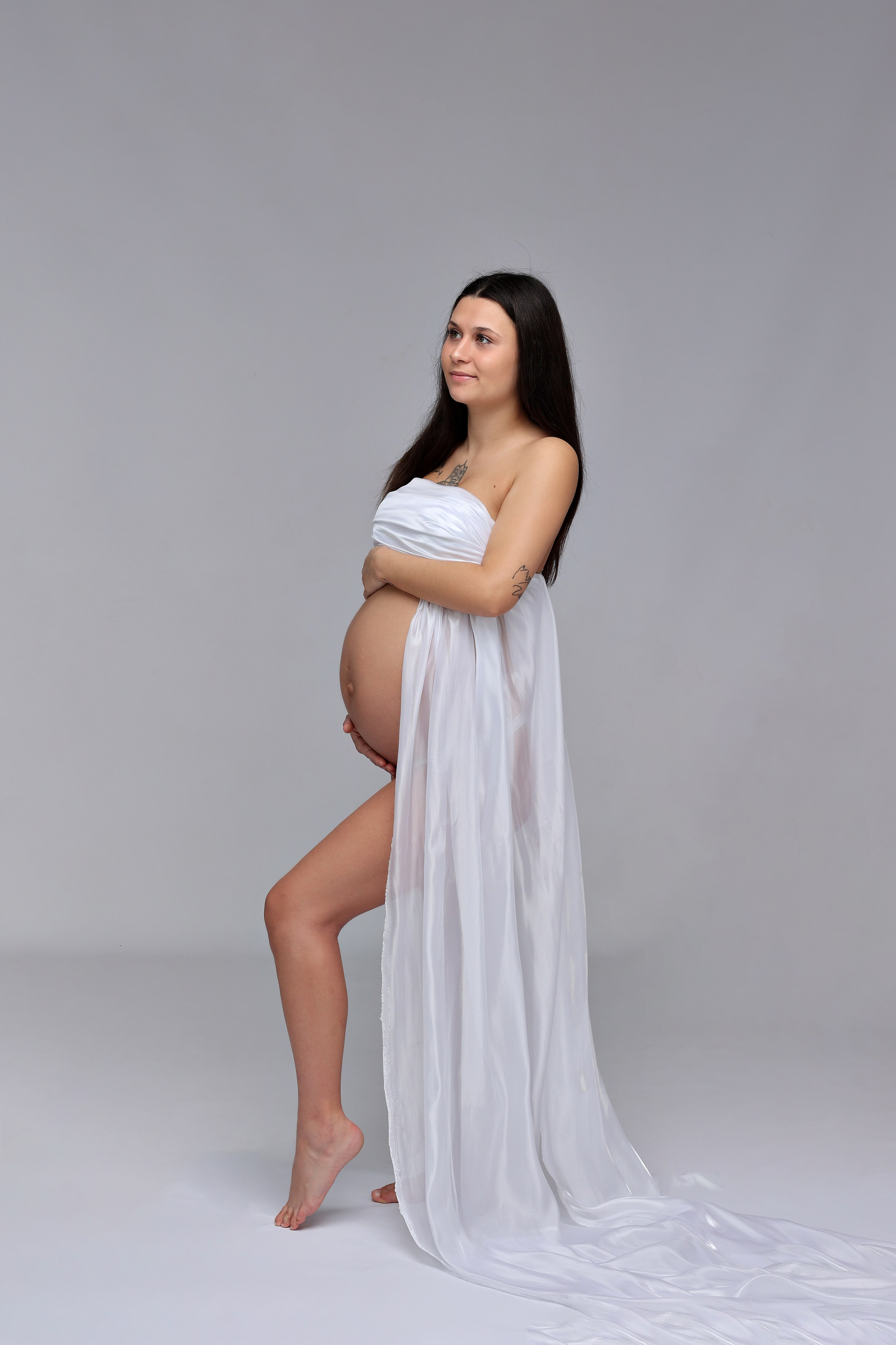 Nueva Sesión Embarazo En Estudio. Fotografía de Eventos, Embarazo y Familiar en Pirineos