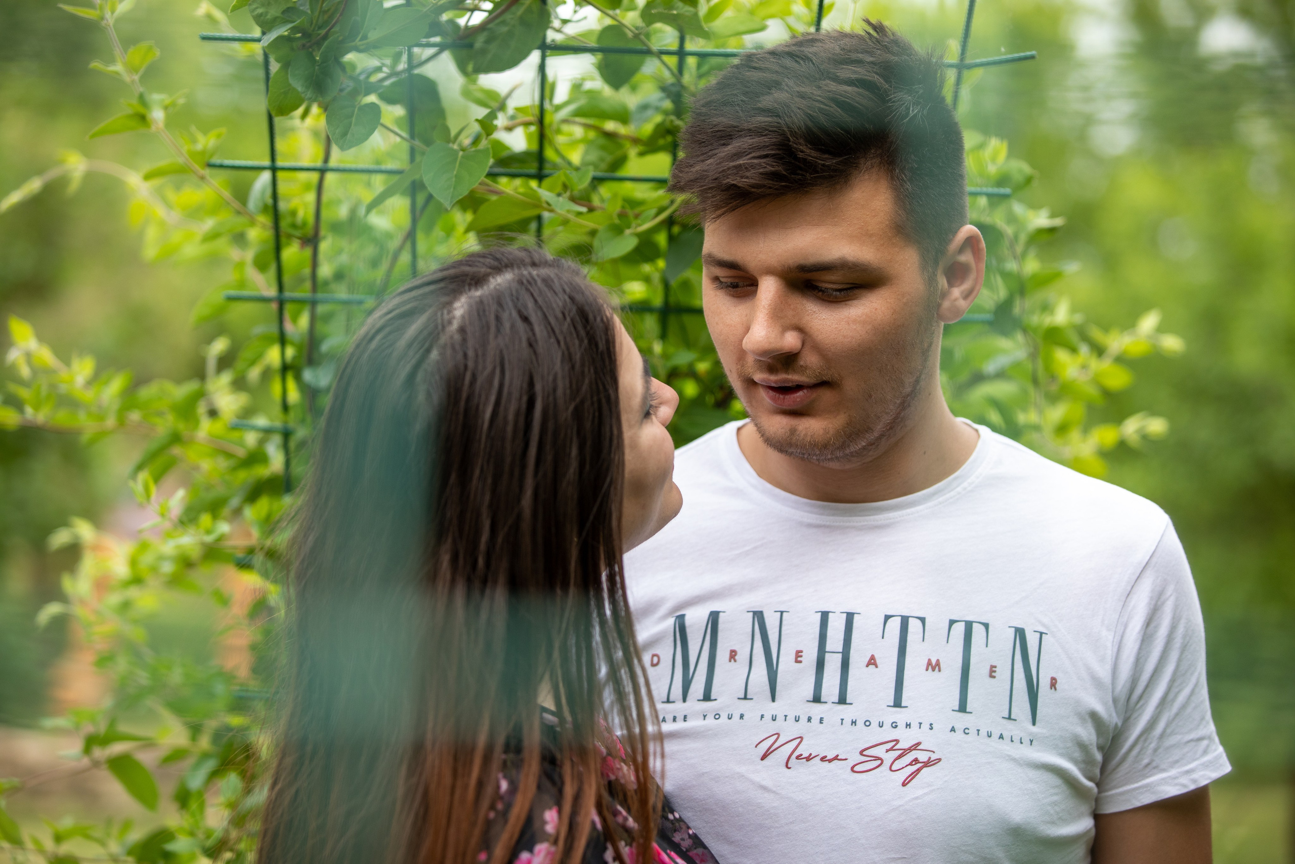 Servicii foto video.- Save the Date Bogdan & Iazmina 2024 – o nuntă de neuitat - Save the Date 2024 – Bogdan & Iazmina, iubire și emoție - Save the Date – Bogdan & Iazmina – povestea lor începe acum - Save the Date Bogdan & Iazmina 2024 – detalii de la nunta lor - Fotografii Save the Date Bogdan & Iazmina 2024 – momente speciale, fotograf Botoșani -servicii foto-video-botosani-alin-chirila-fotograf-alinofotostudio-uvertura-mall-servicii-foto