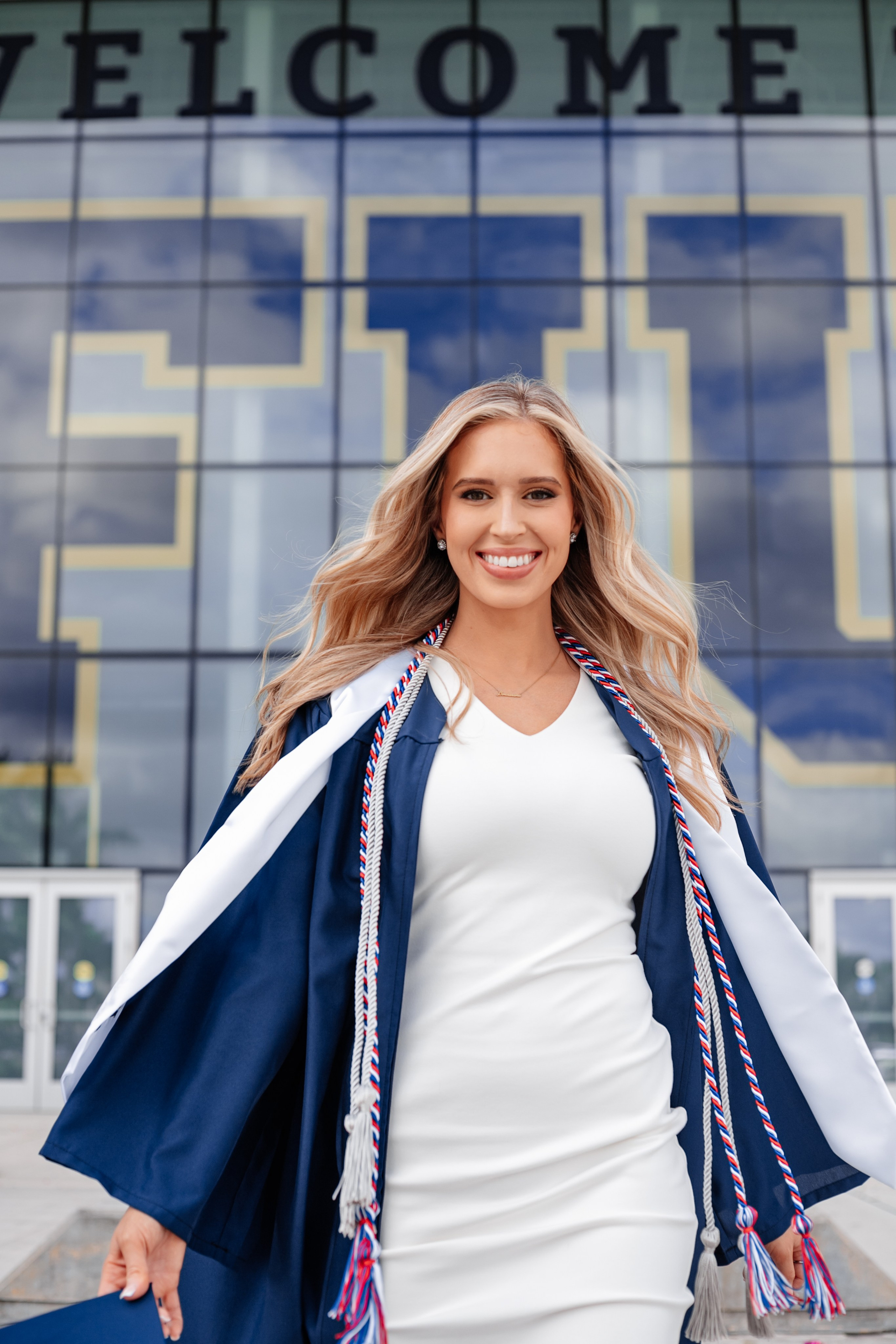 Graduation photographer in Miami. Portrait and graduation photographer Marina Simanava