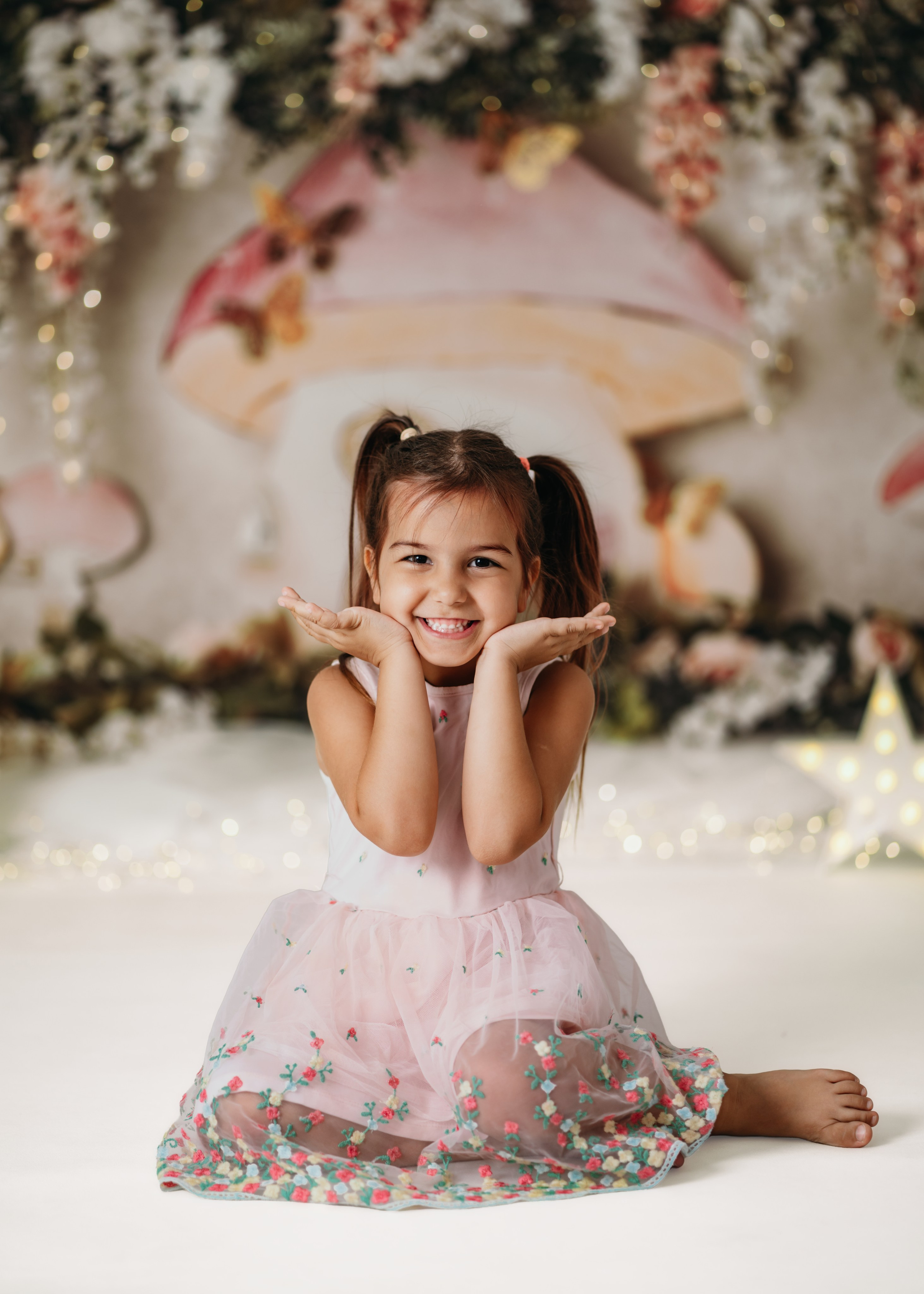 Fotografisanje prvog rođendana sa roditeljima i bebom u studiju – Beograd