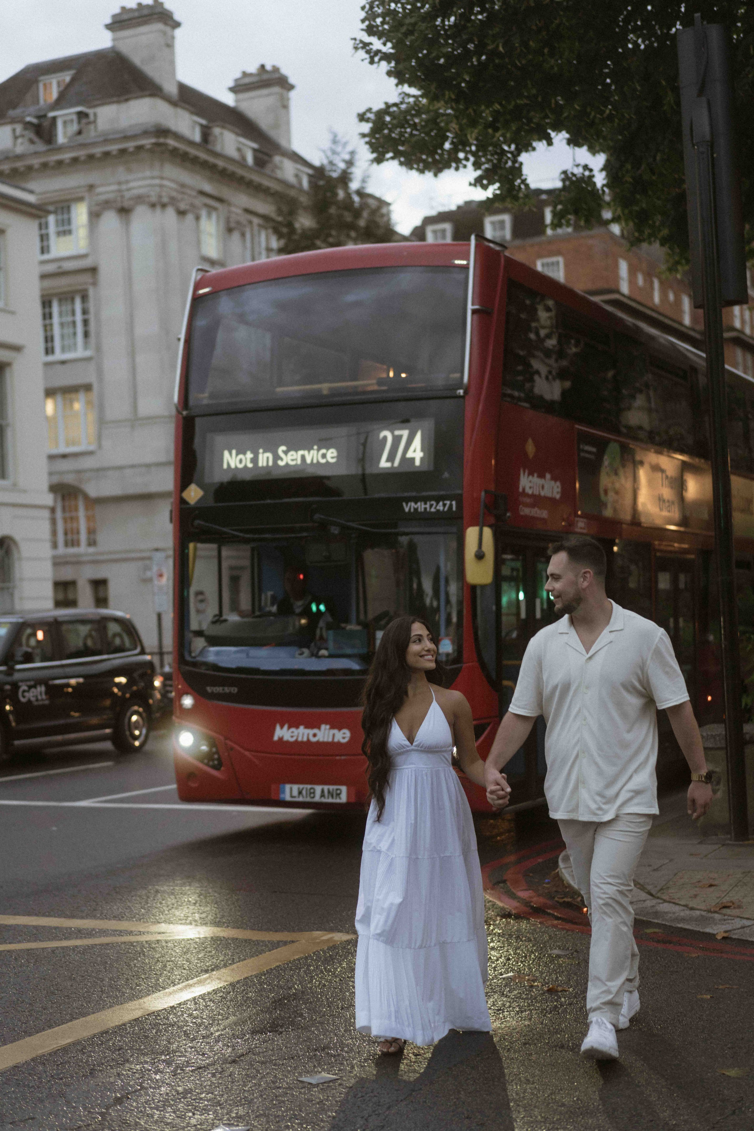 Regent’s Park Proposal in London | Sunset Engagement Story. London Wedding & Engagement Photographer