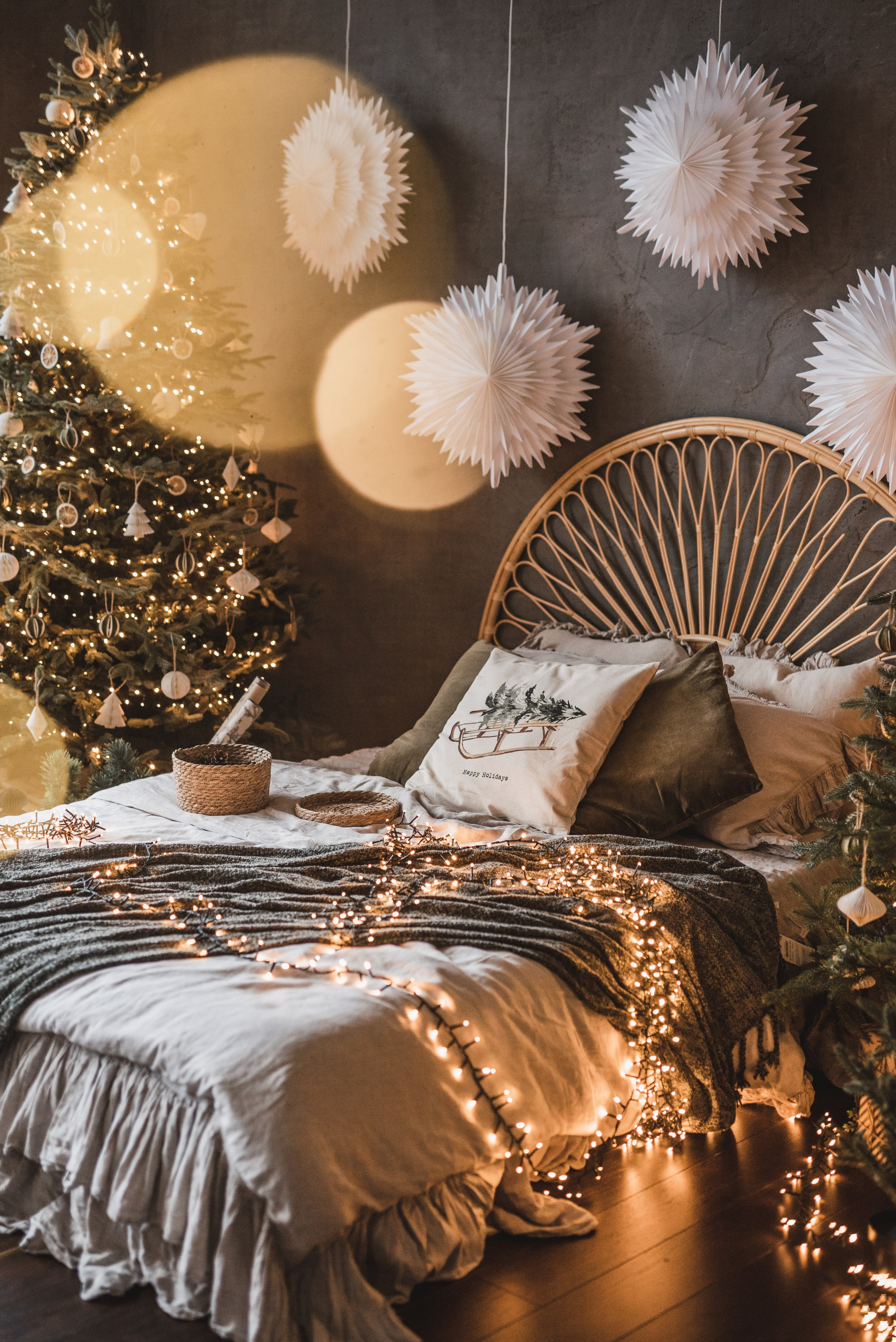 Fotostudijas Ziemassvētku Dekors – Maģiska svētku fotosesijas atmosfēra Rīgā. Fotostudija VEF Rīga