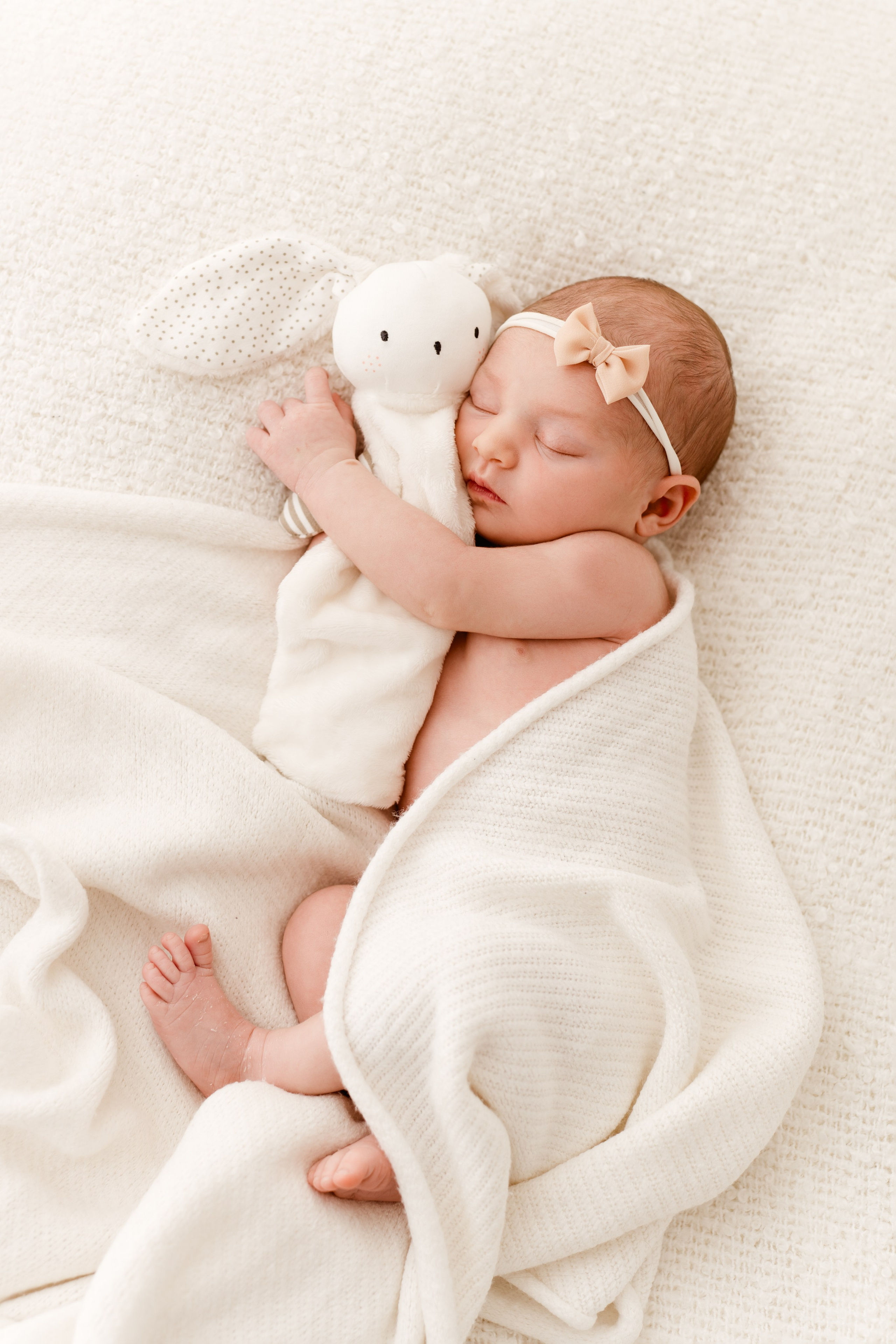 Sesja noworodkowa malutkiej Kaji. Fotograf Łódź - sesja ciążowa, noworodkowa, dziecięca. Studio w Łodzi