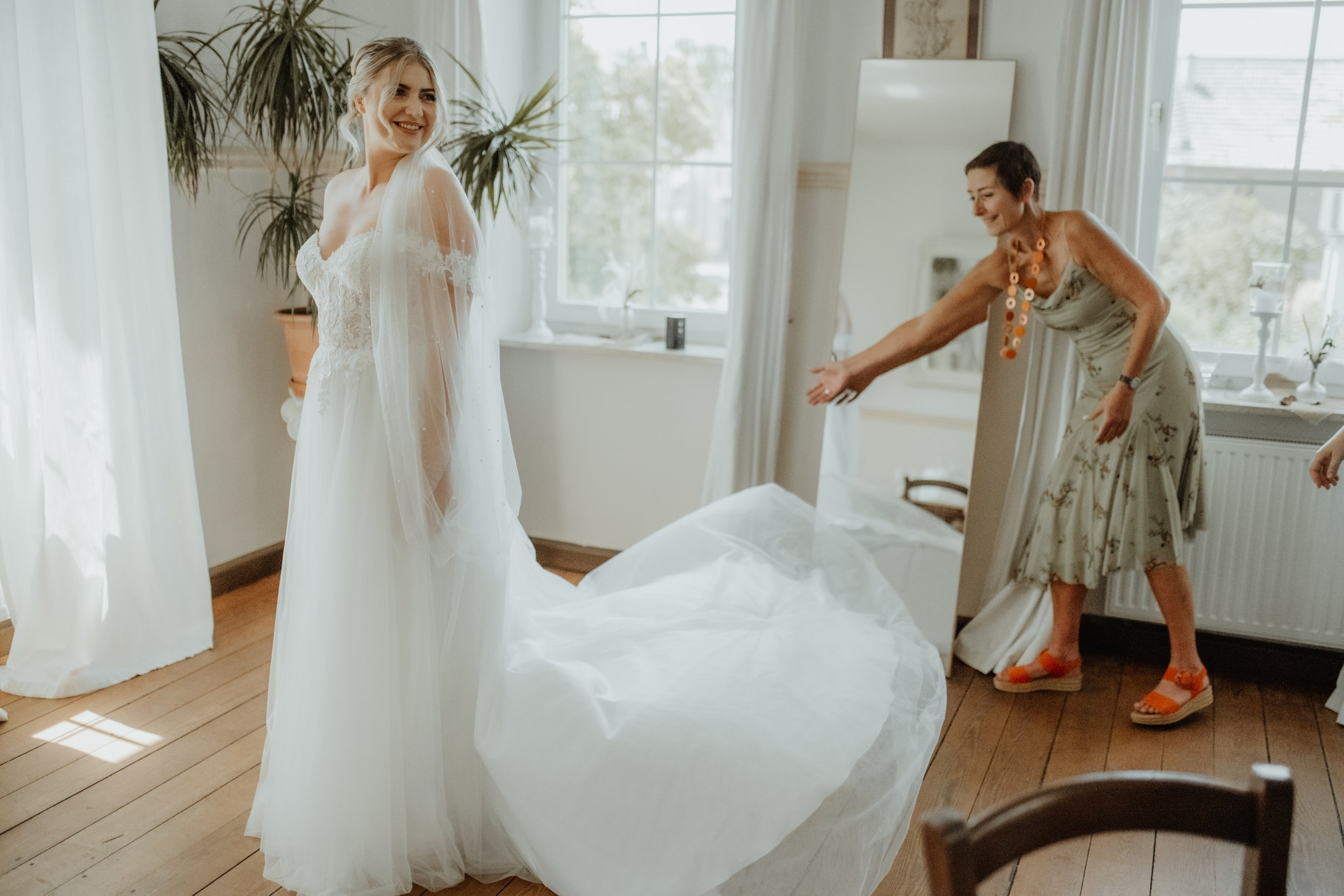 Freie Trauung Lara & Yannick | Landhaus Odaia | Fotograf Würzburg. Anna Saribekyan – Beste Hochzeitsfotografin in Würzburg, Top 10 in Deutschland