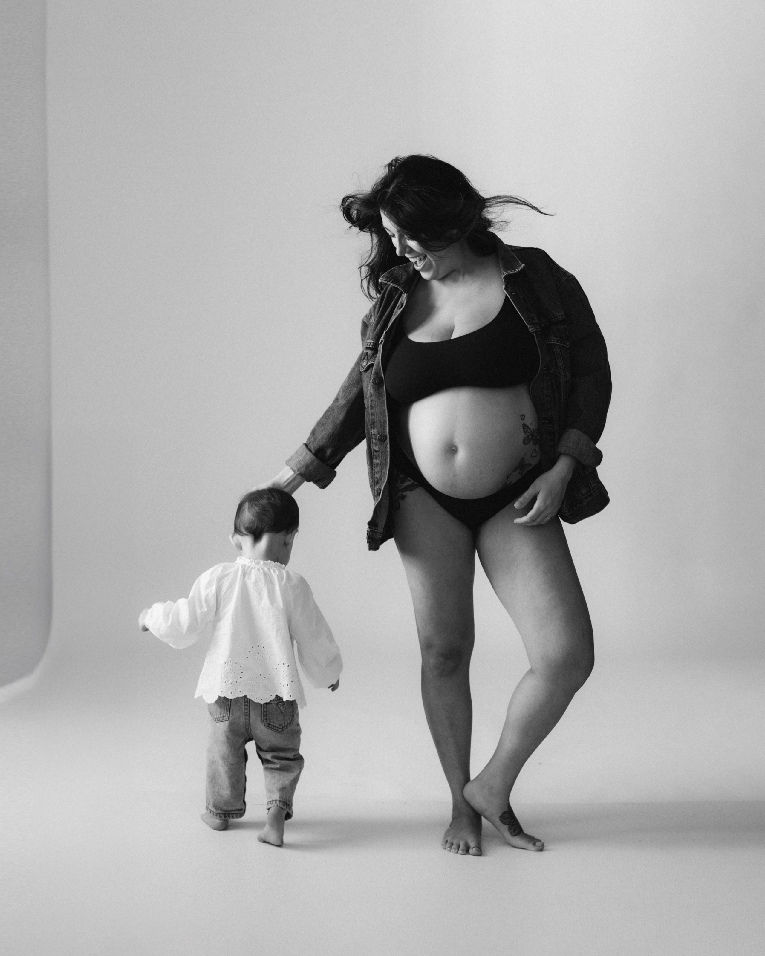 Modern maternity photographer in Long Island New York