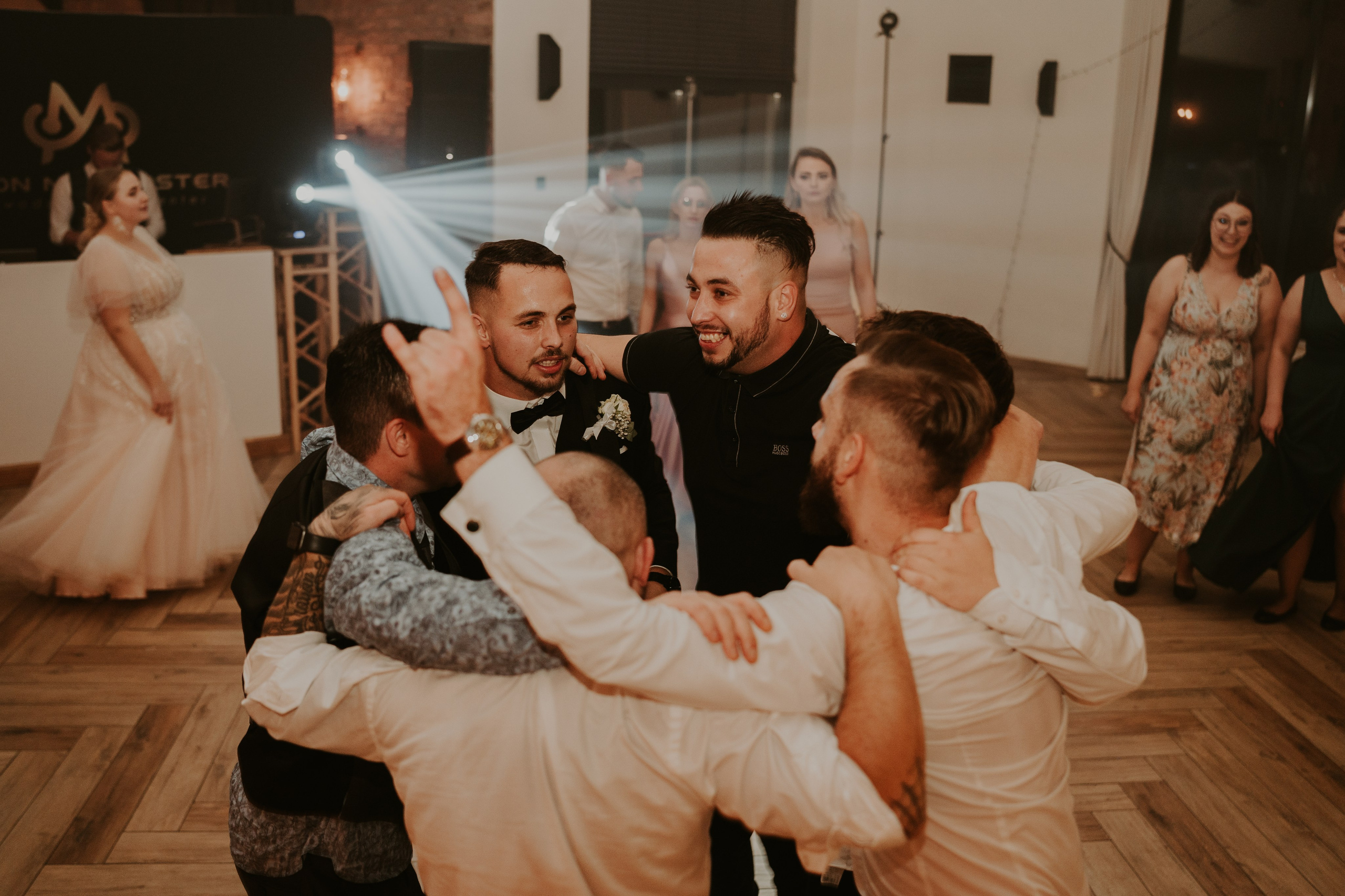 Trzy Drzewa: wspaniała uroczystość Wiktorii i Kamila. Karkowskafoto - fotografia miłości