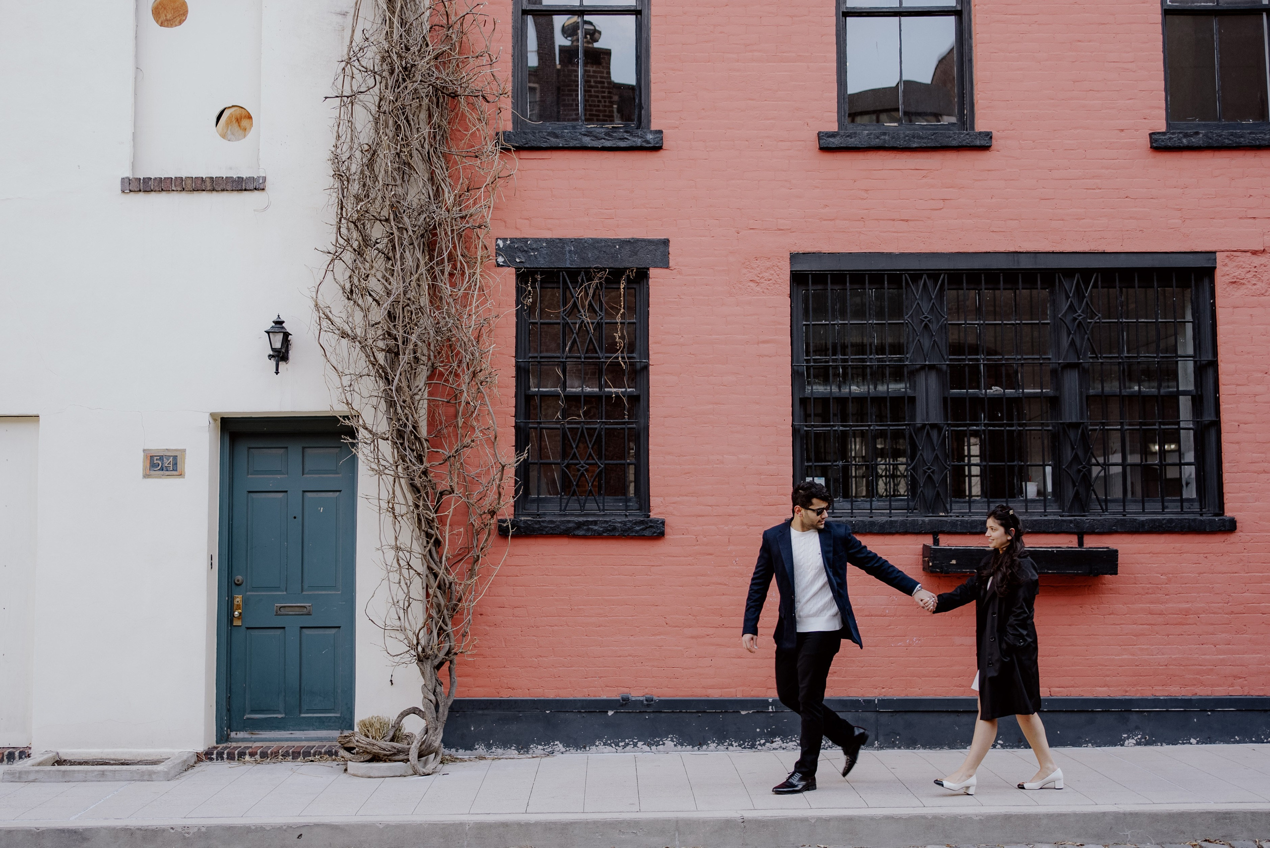 Pre-Wedding Photography NYC: Expert Guide to Photo & Video Sessions 2025. Videographer and photographer in New York // MAKAROV.VIDEO